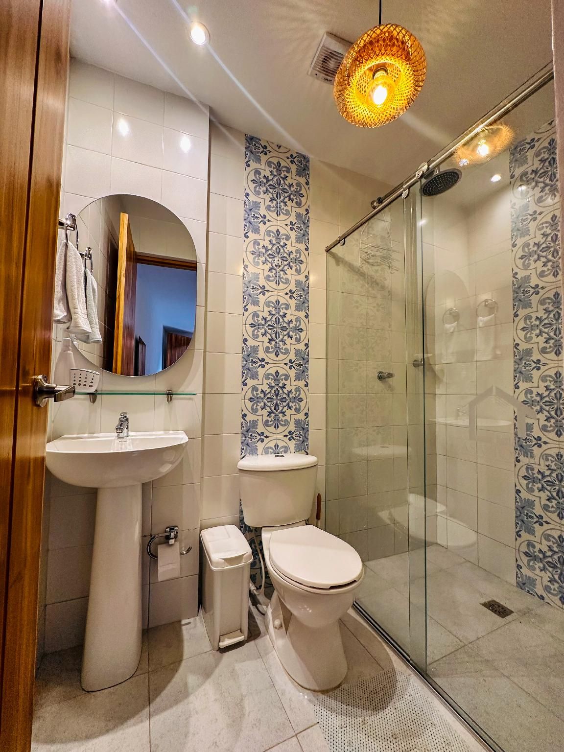 Double Room with Balcony and Private Bathroom