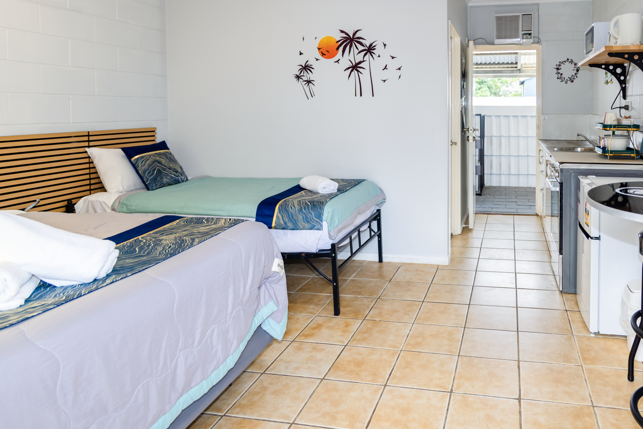 Innisfail Riverfront Motel Deluxe Twin Room