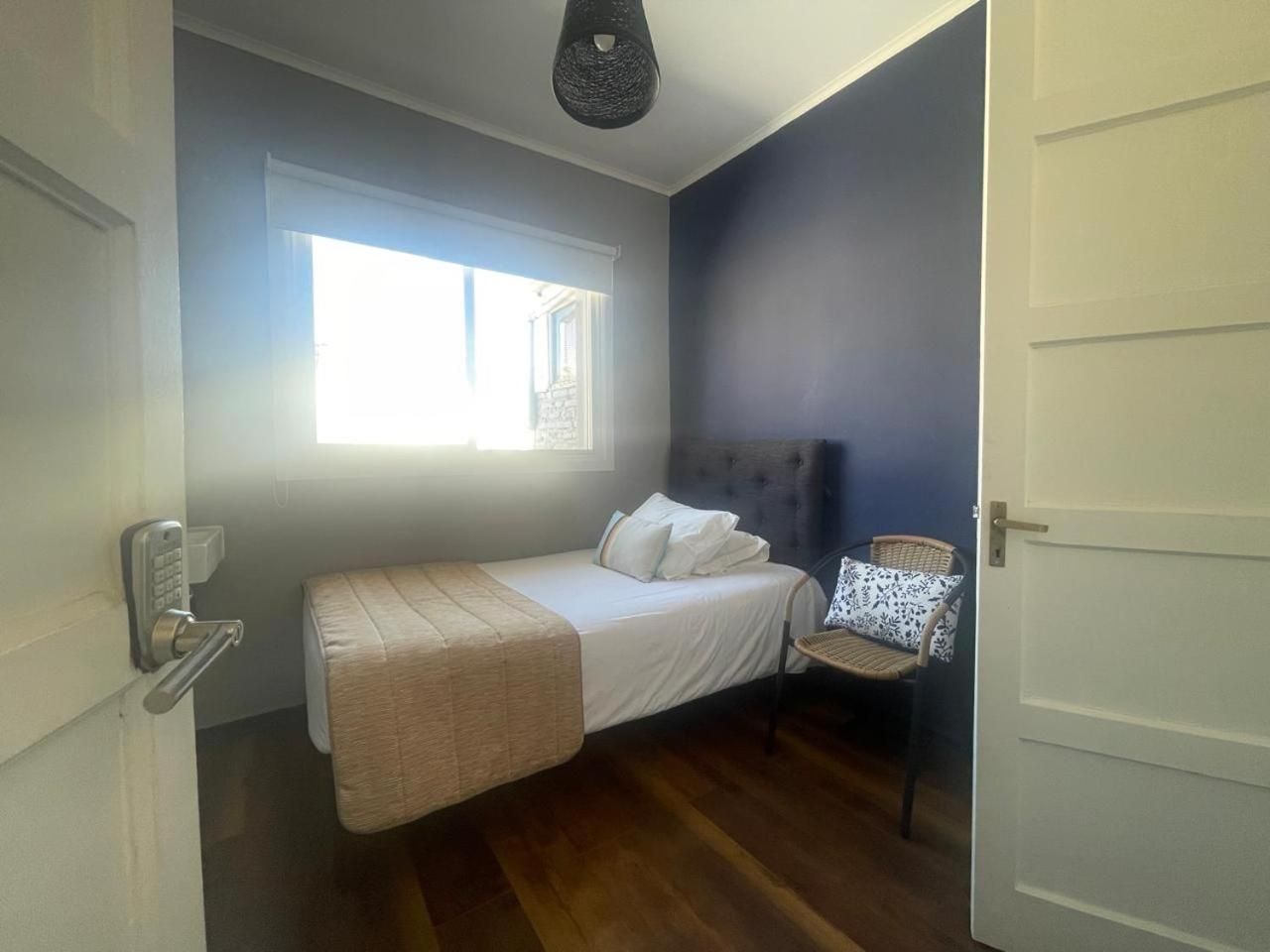 Single Room with Shared Bathroom