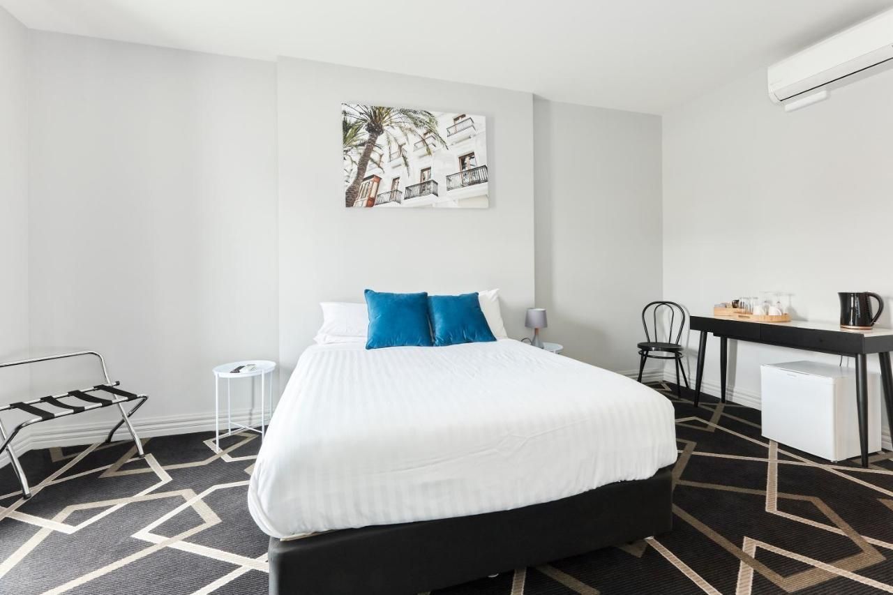 Queen Superior Room