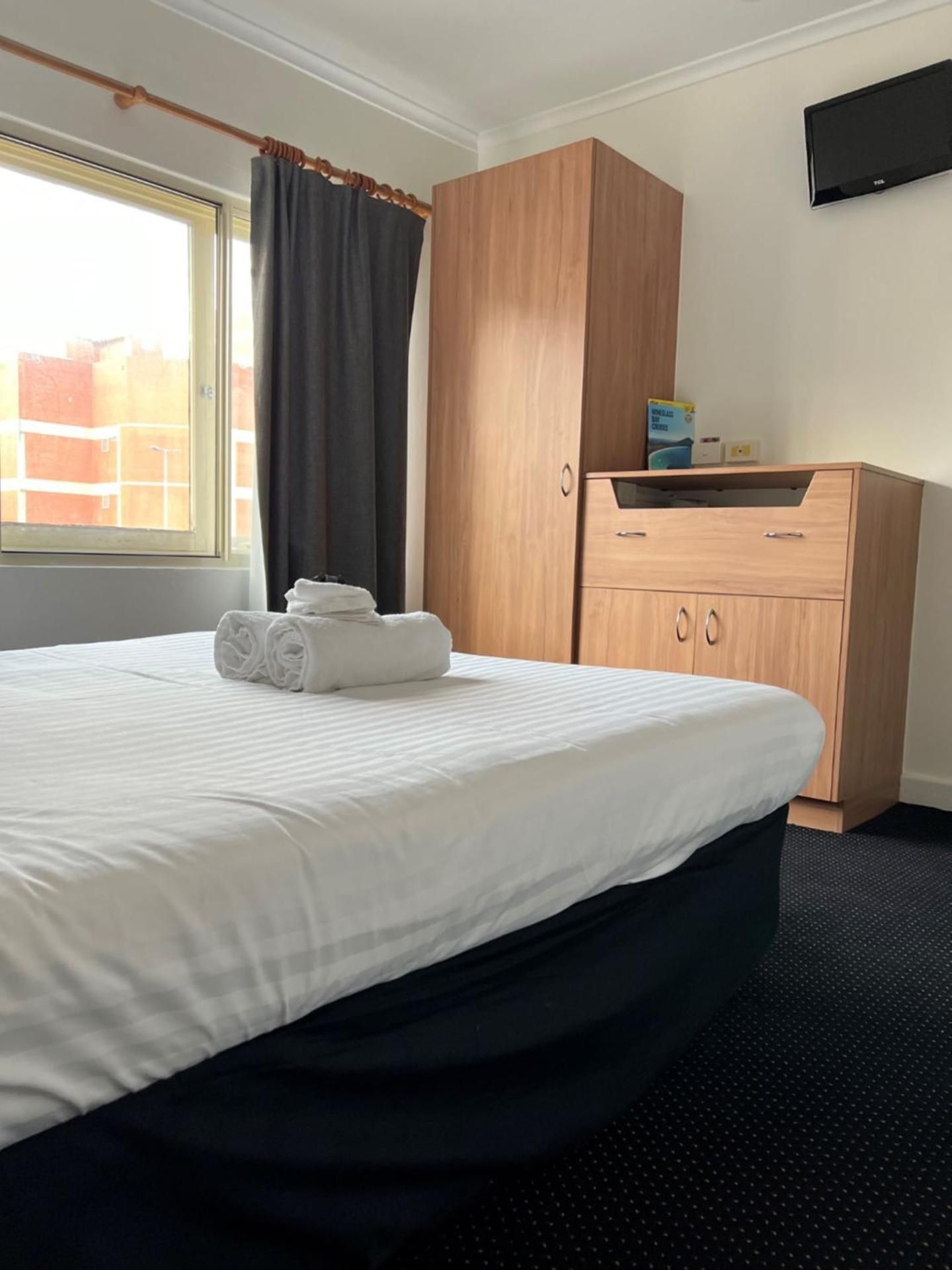 Star Bar Cafe and Hotel Queen Room 2