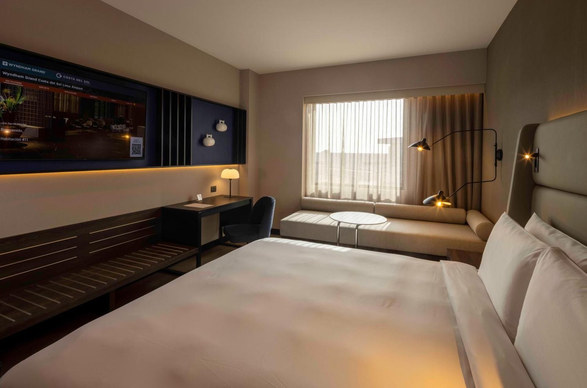 1 Queen Bed, Mobility Accessible Room, Non Smoking