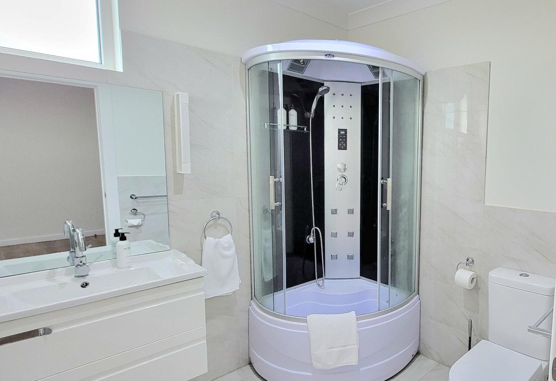 Merry Mary Queen Suite 2