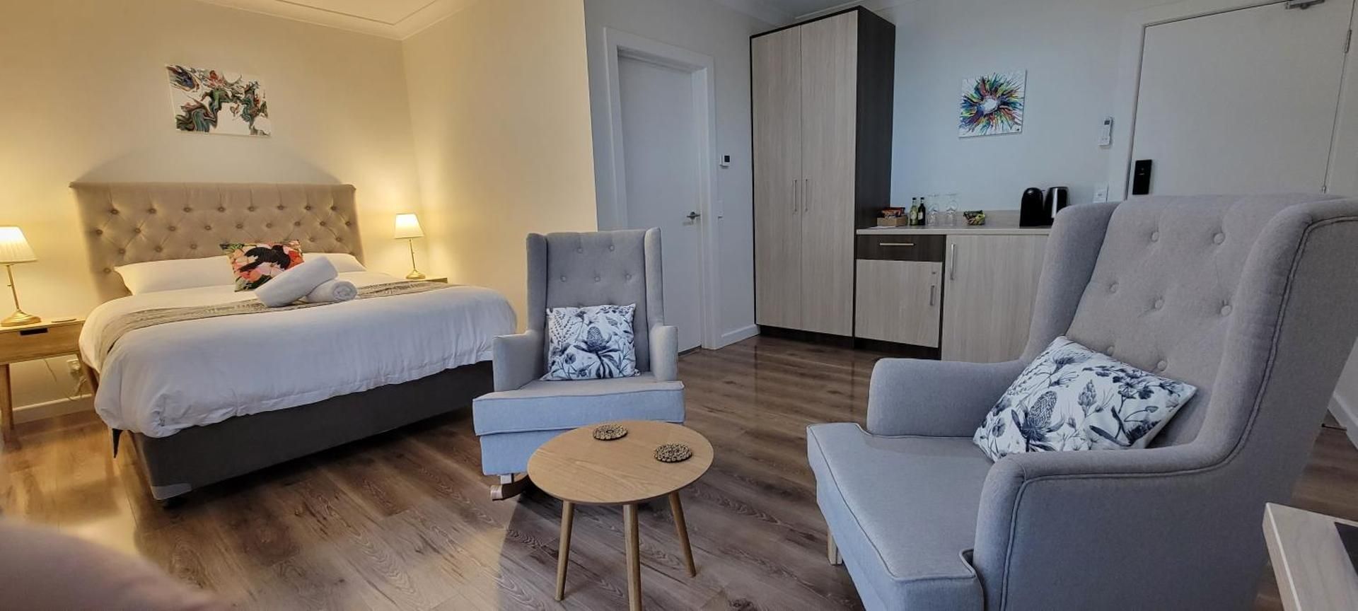 Merry Mary Queen Suite 3