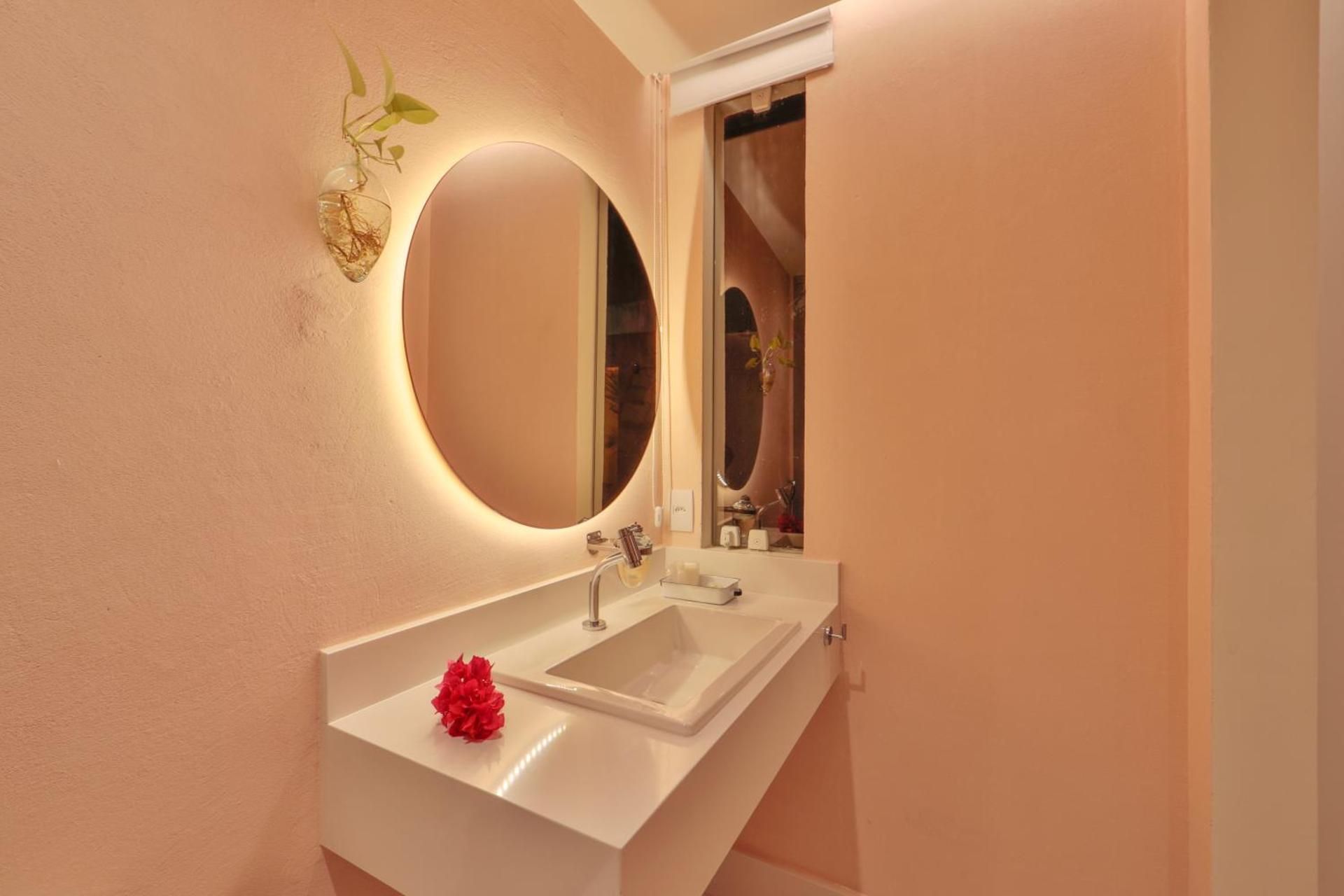 Deluxe Queen Suite