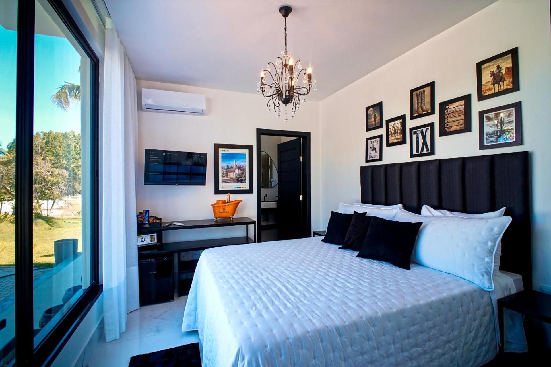 Suite with Garden View