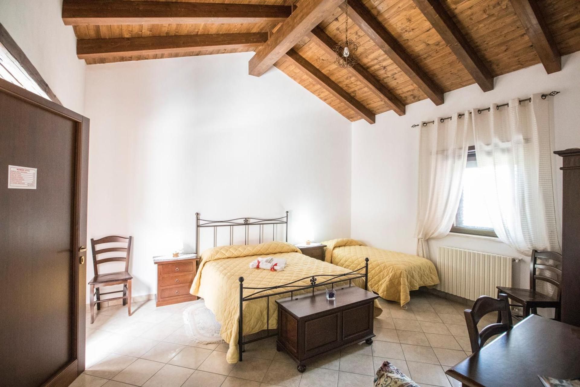 Deluxe Room (2 Adults + 1 Child)