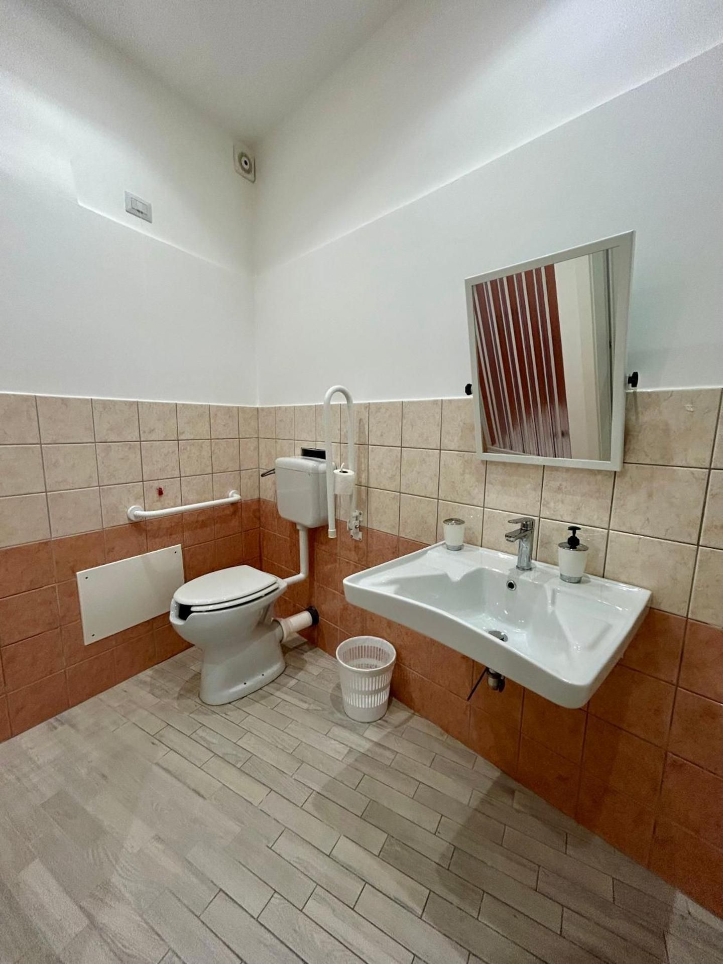 Twin Room with Private External Bathroom