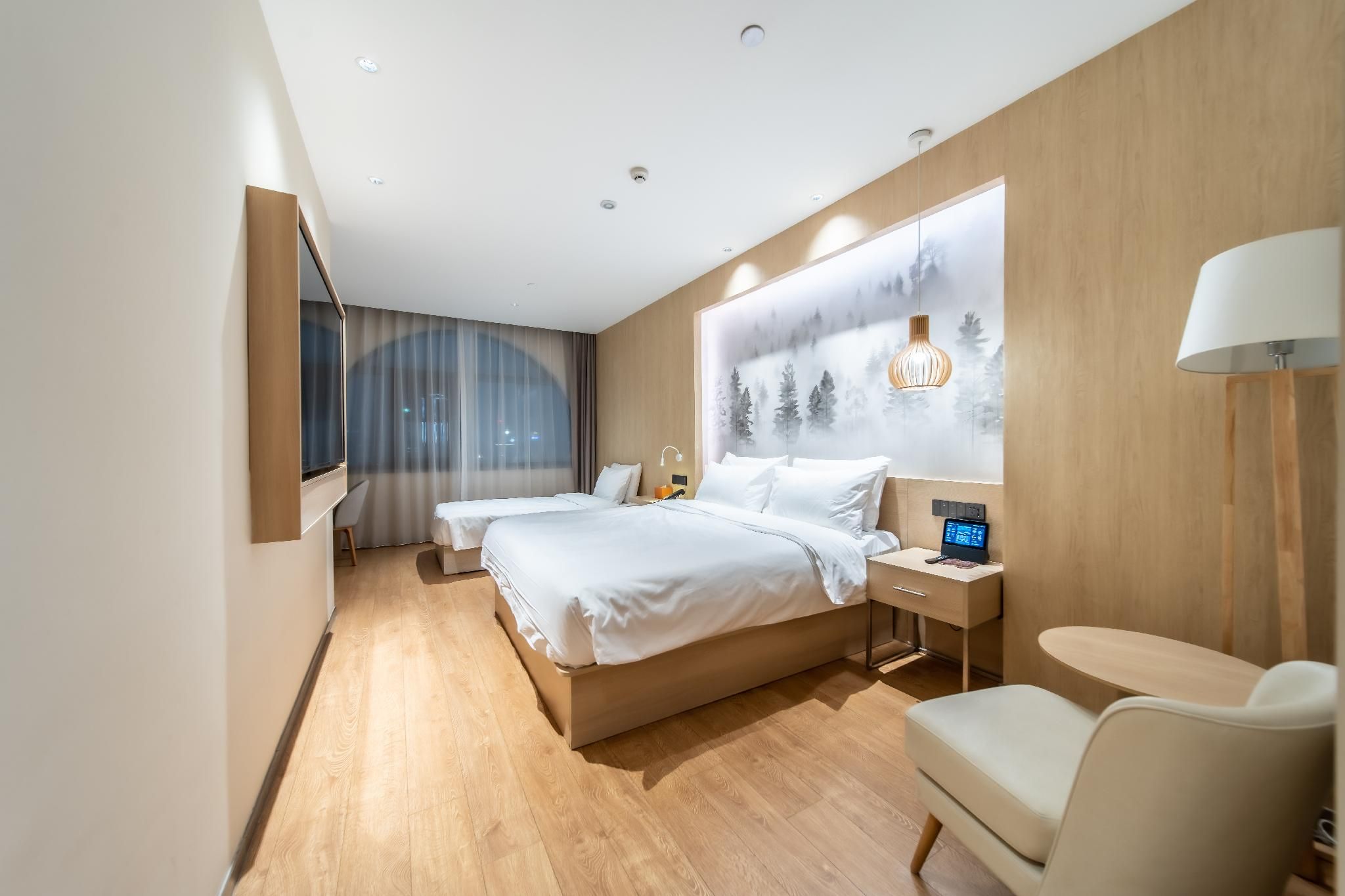 Huazhu - Bonding Room