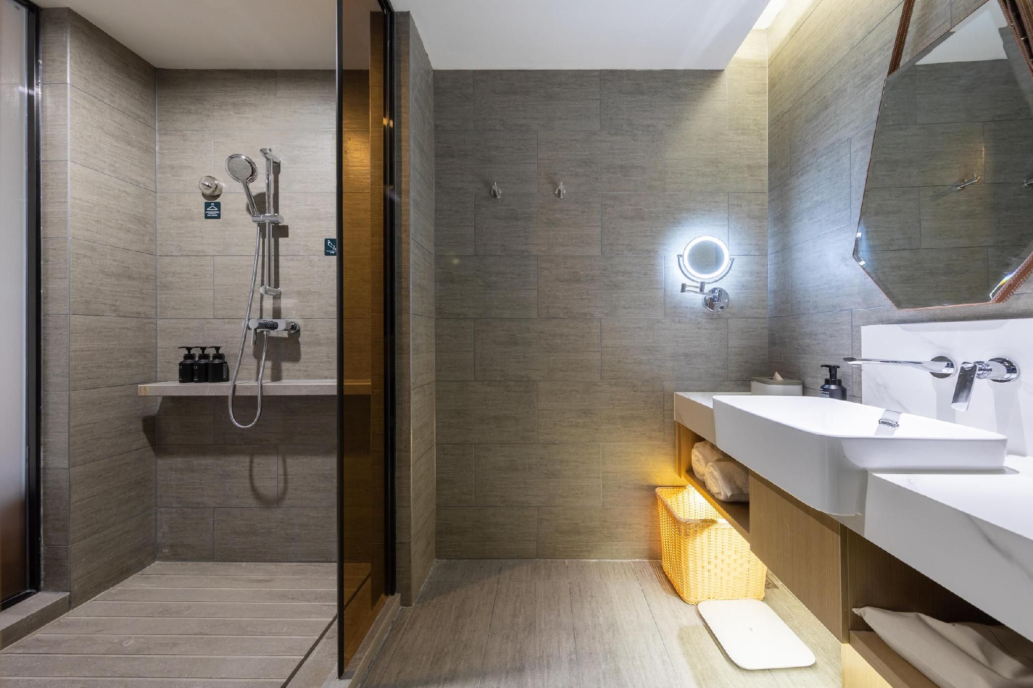 Atour - Executive Twin Room with City View
