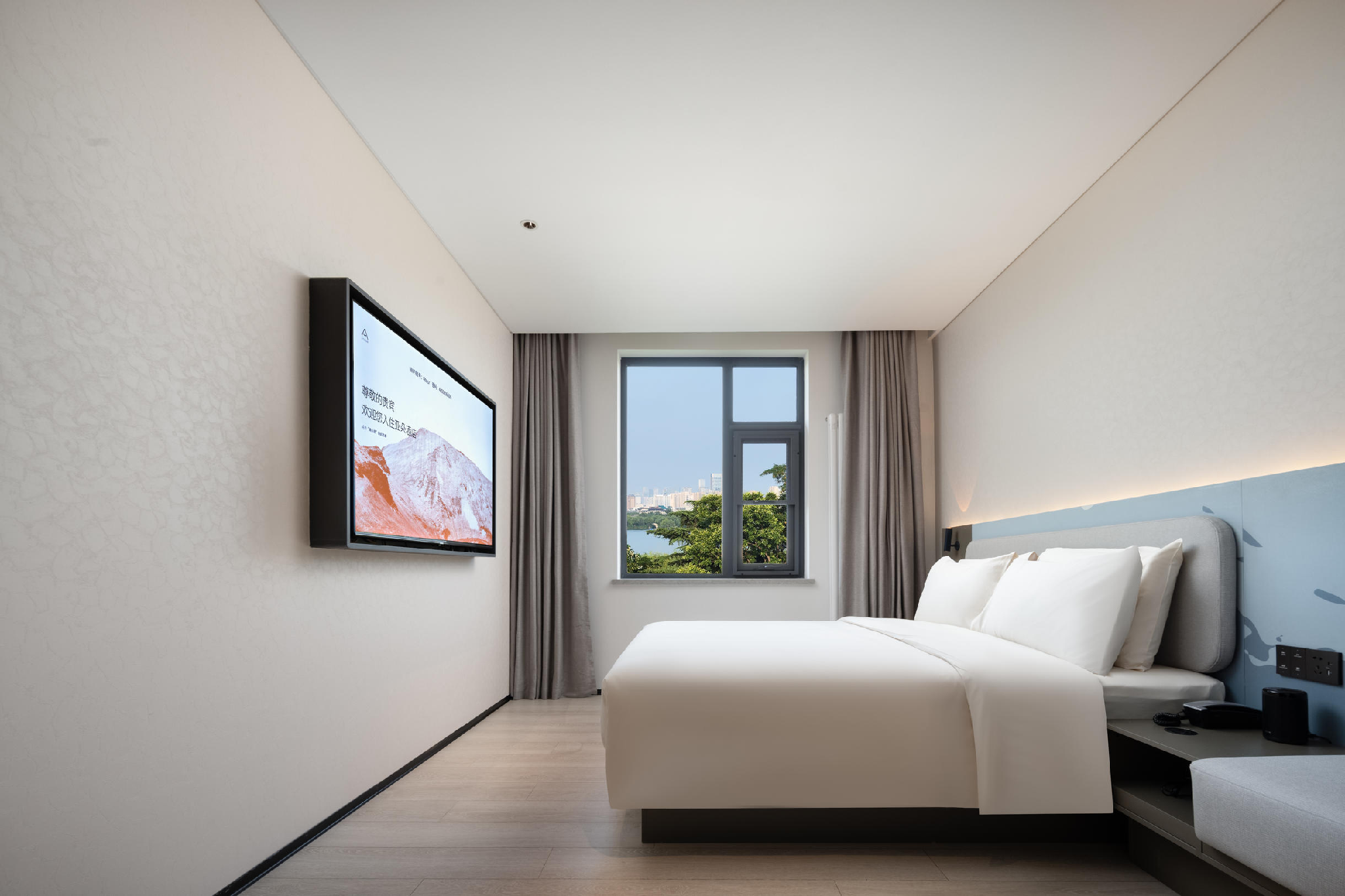 Selected Lake View Queen Room