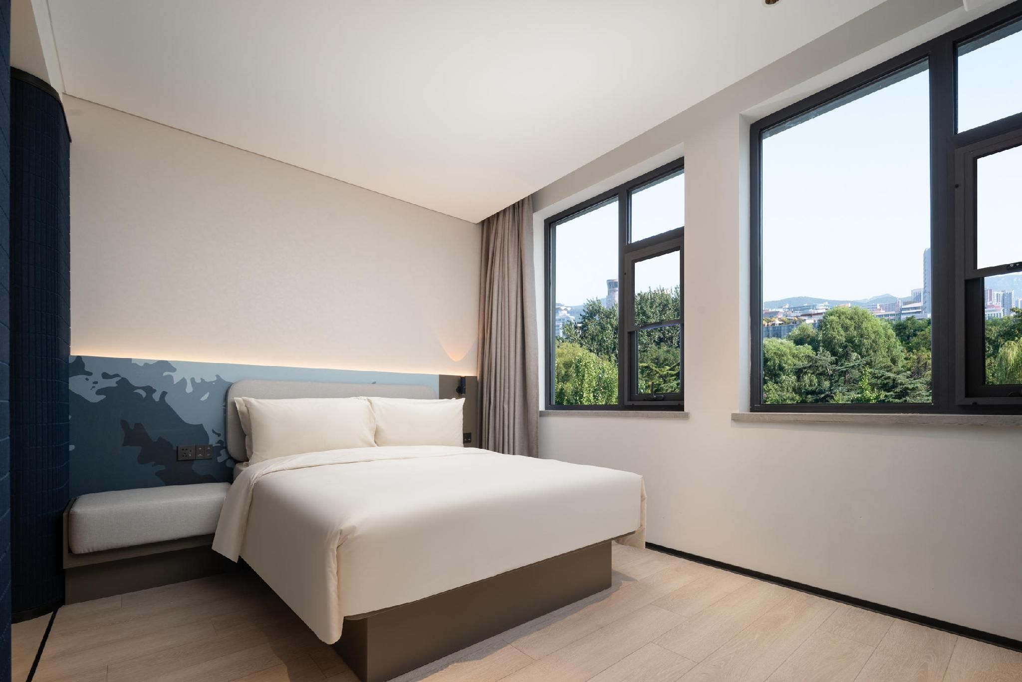 Comfort Queen Room