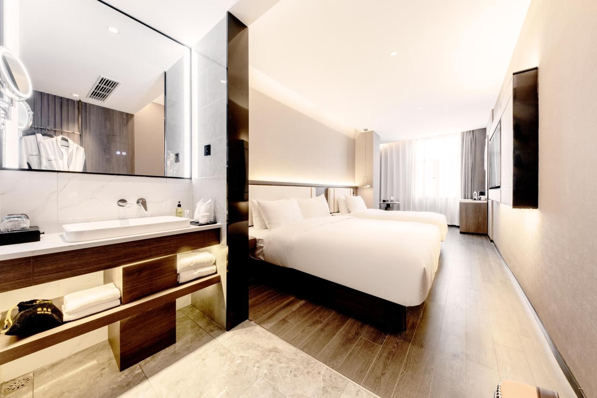 Deluxe Family Room