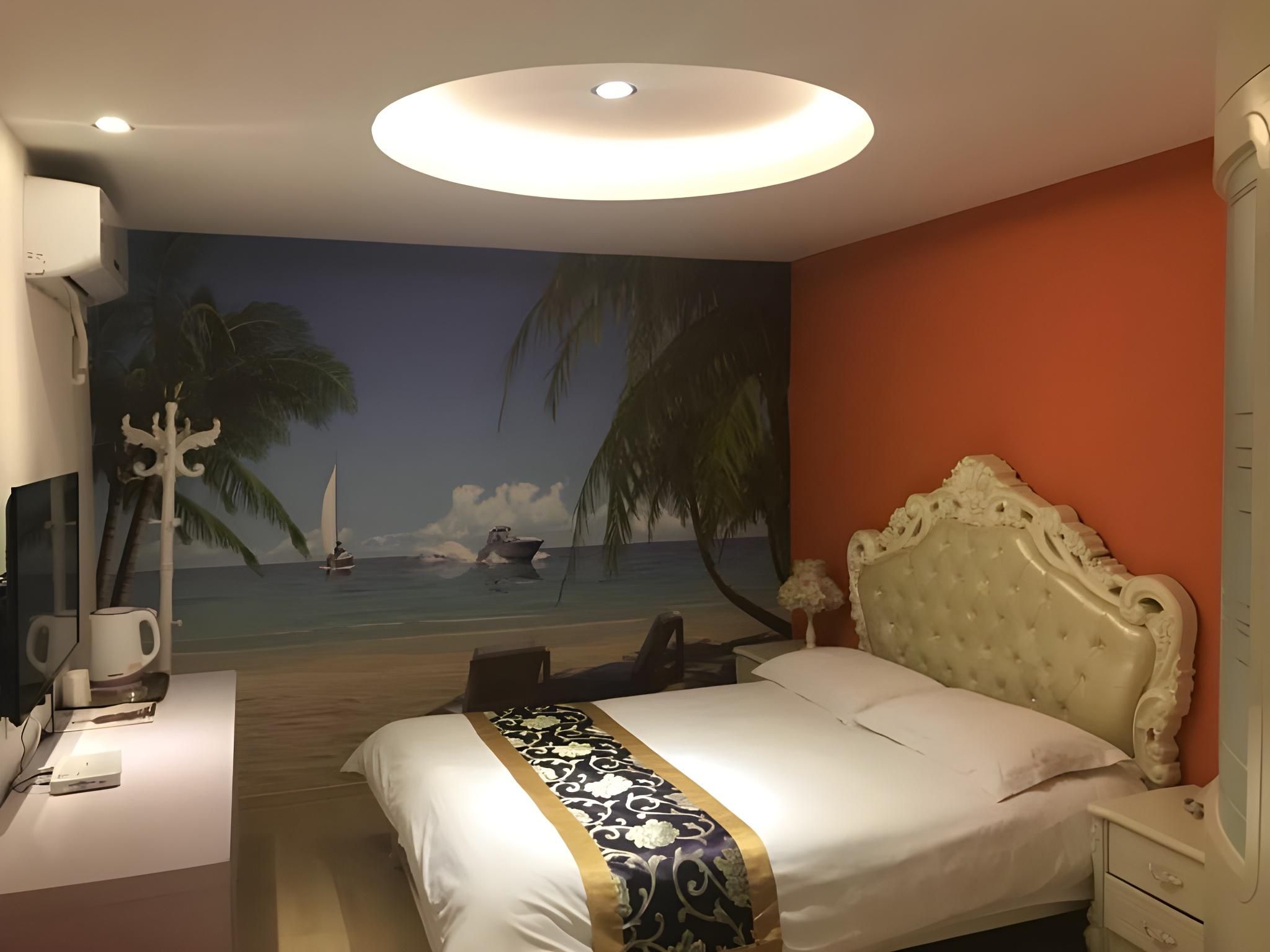 Feature Queen Room