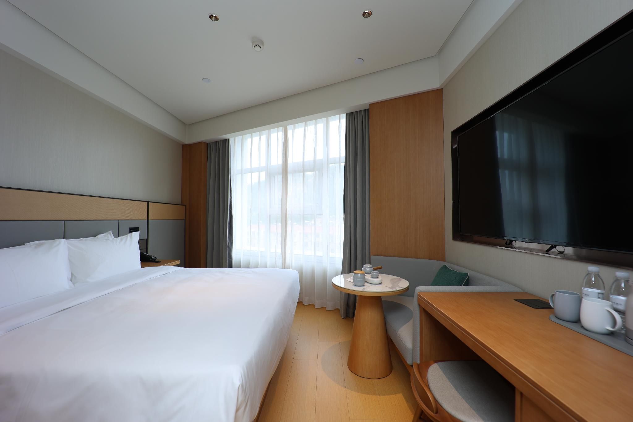 Huazhu - Superior BedRoom