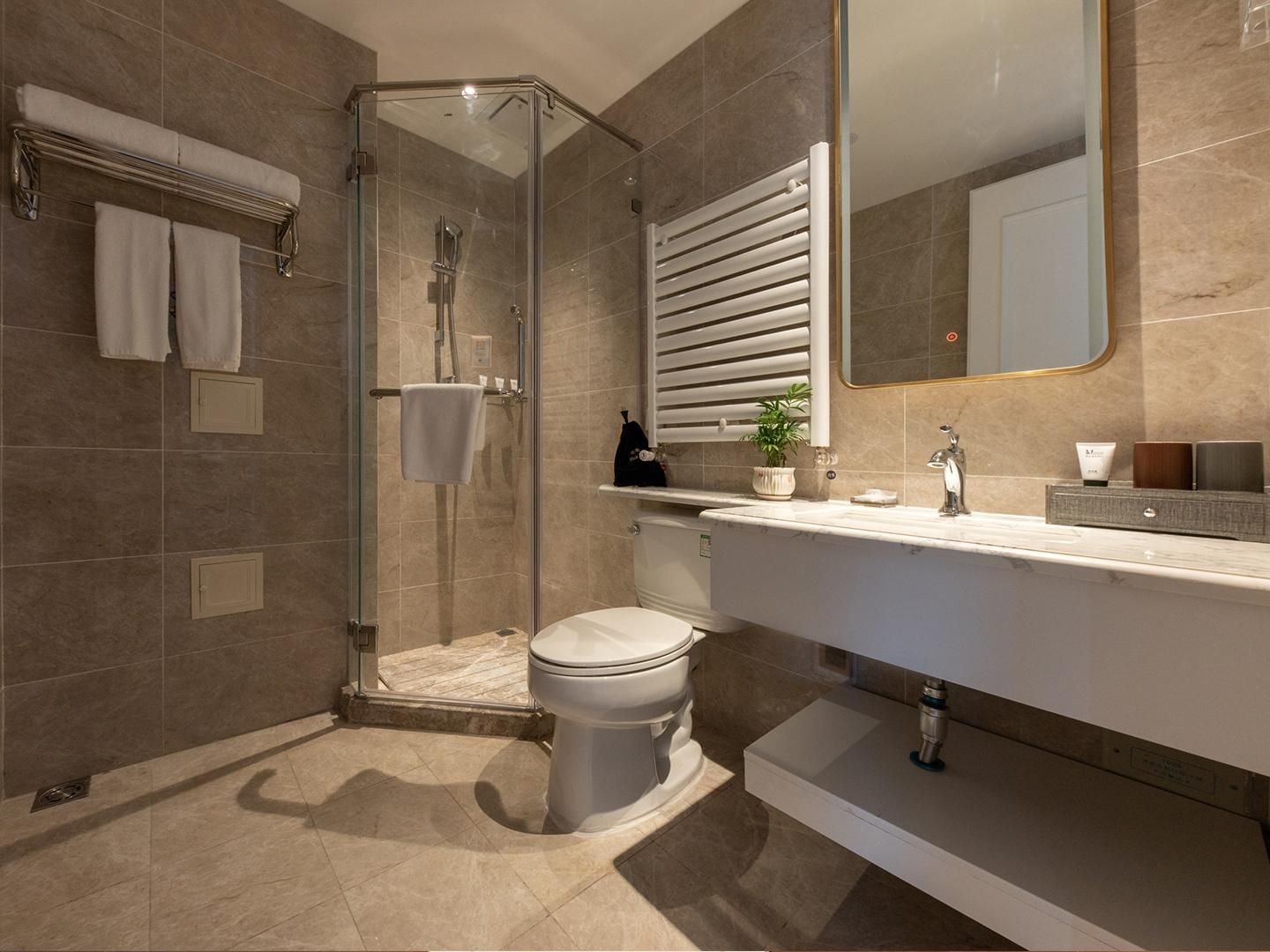 Huazhu - Executive Suite