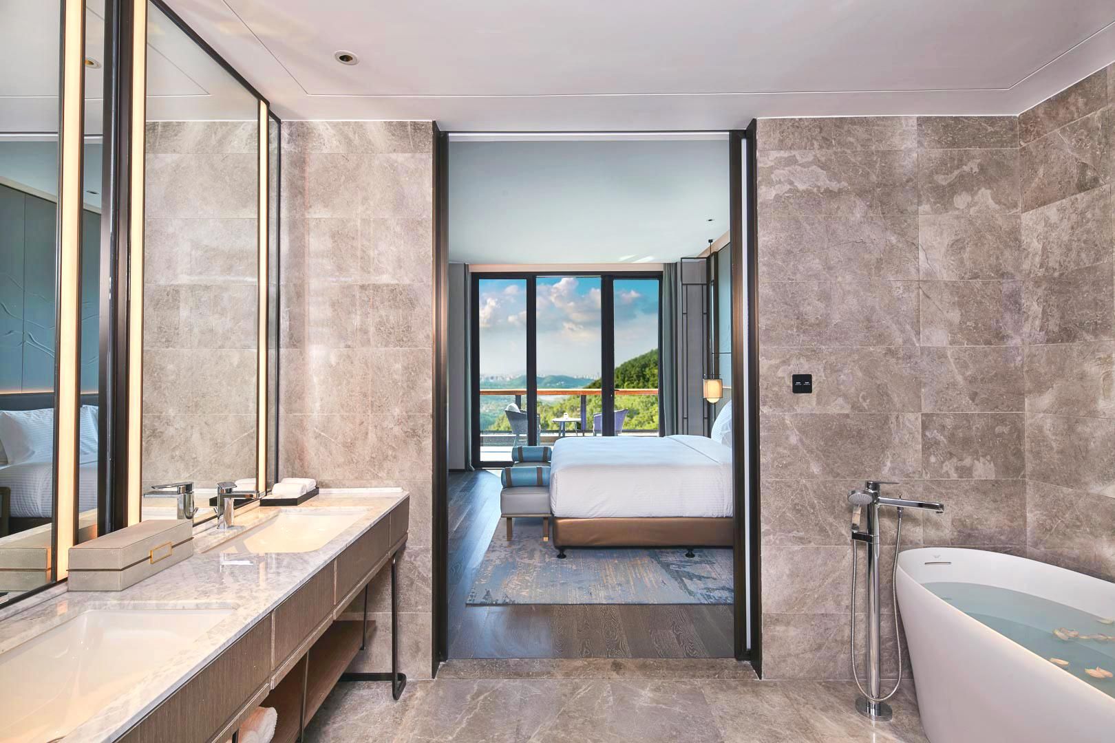 Steigenberger Hotel SUNAC Jinan Deluxe Suite 2