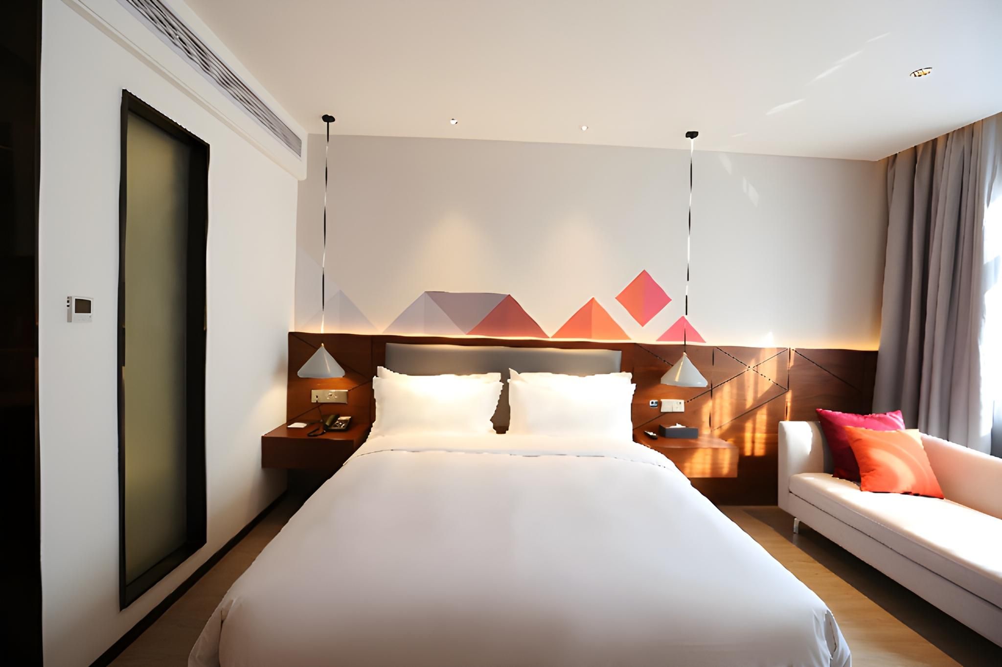 Dossen - Bed Room With City View