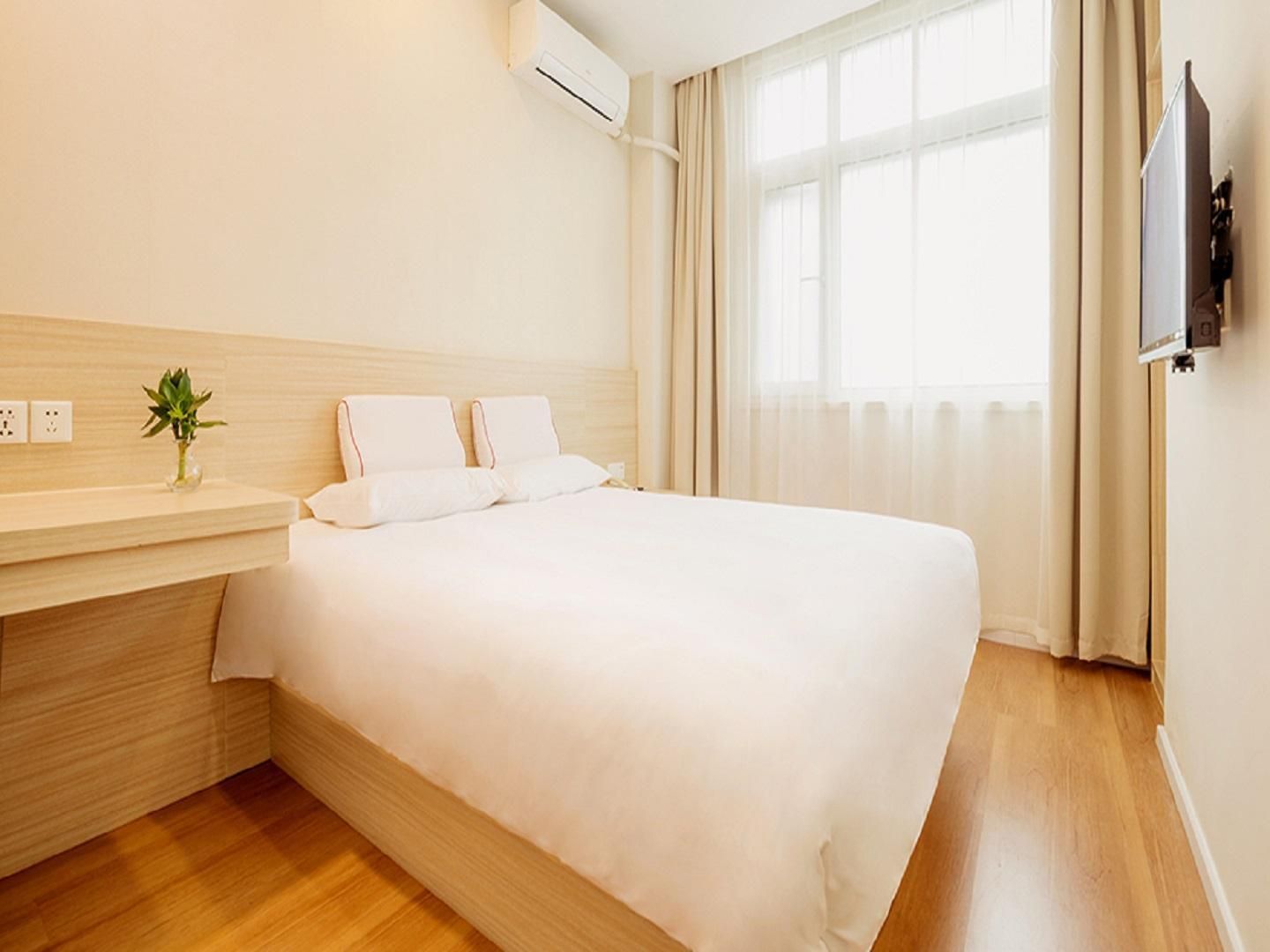 Huazhu - Superior Bed Room Xinpin