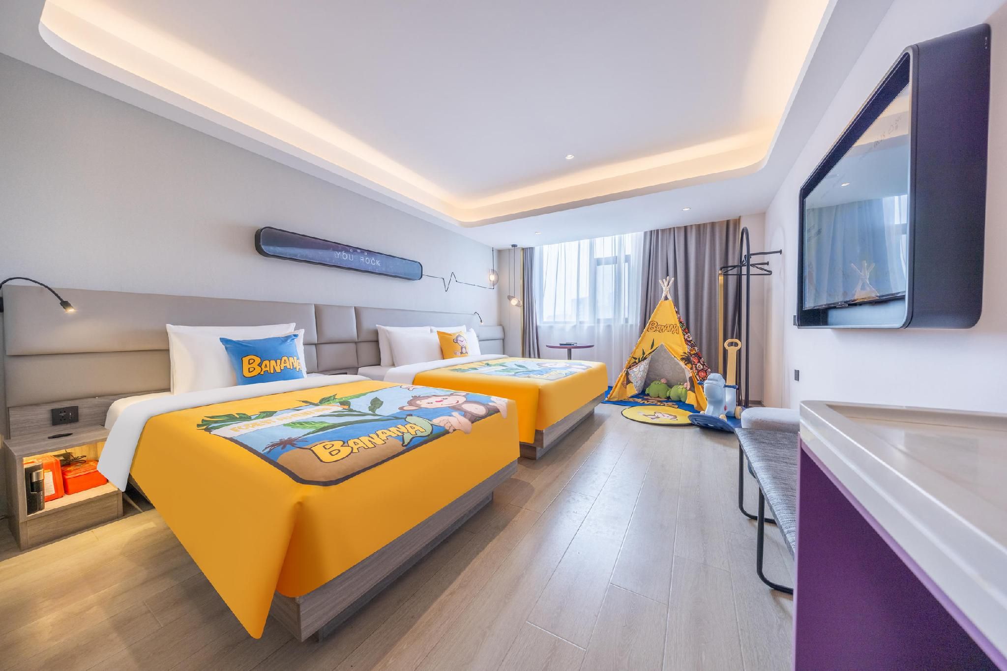 Atour - Premier Parent Kid Room