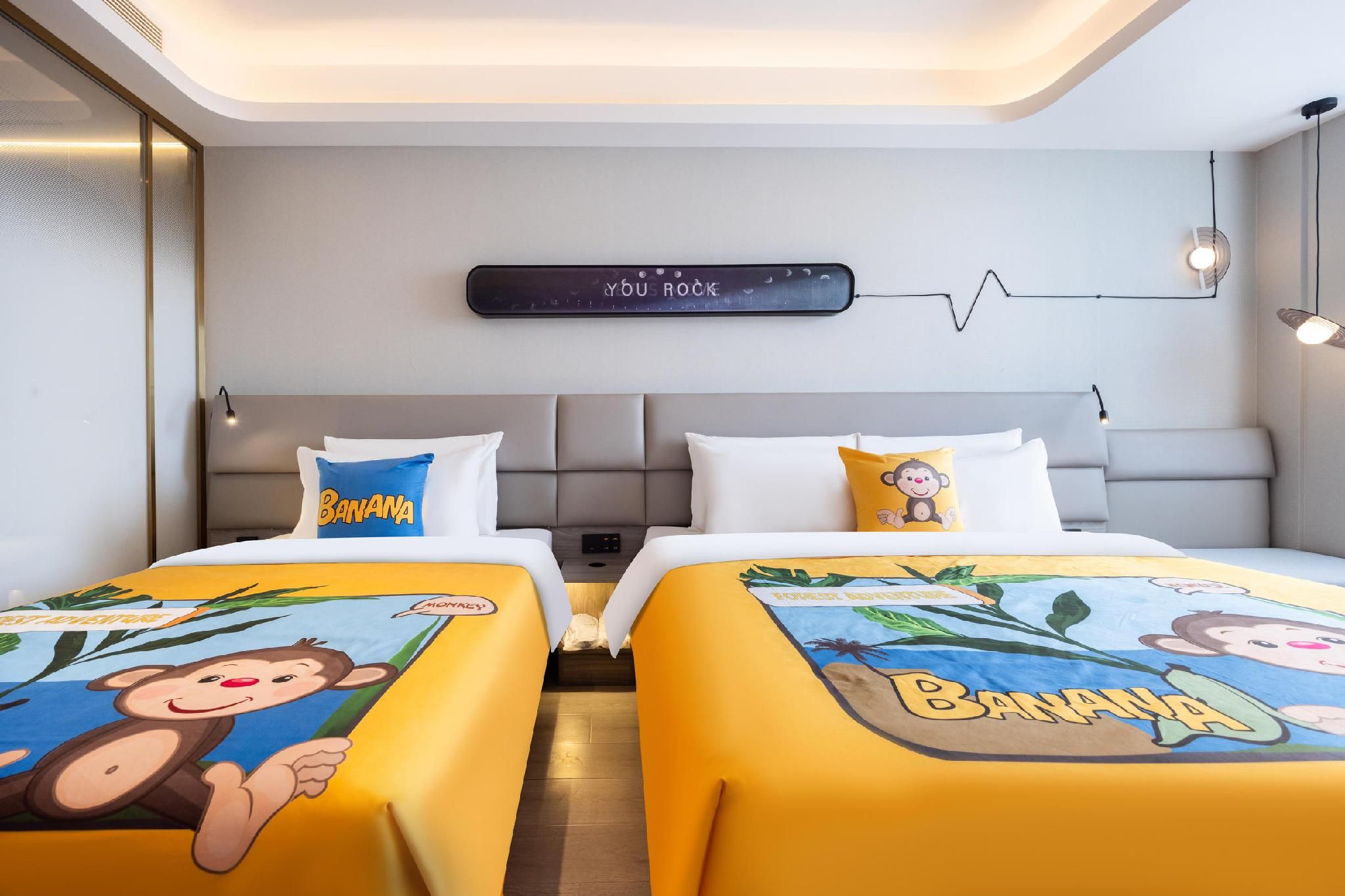 Atour - Premier Parent Kid Room