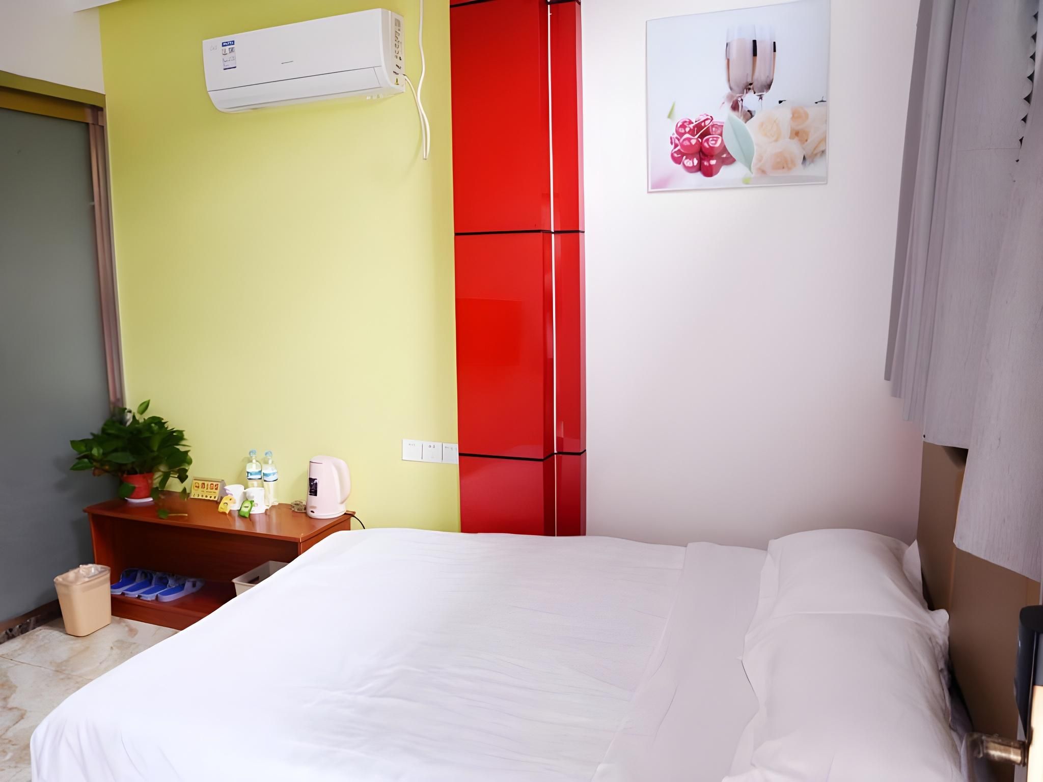 Business Queen Room