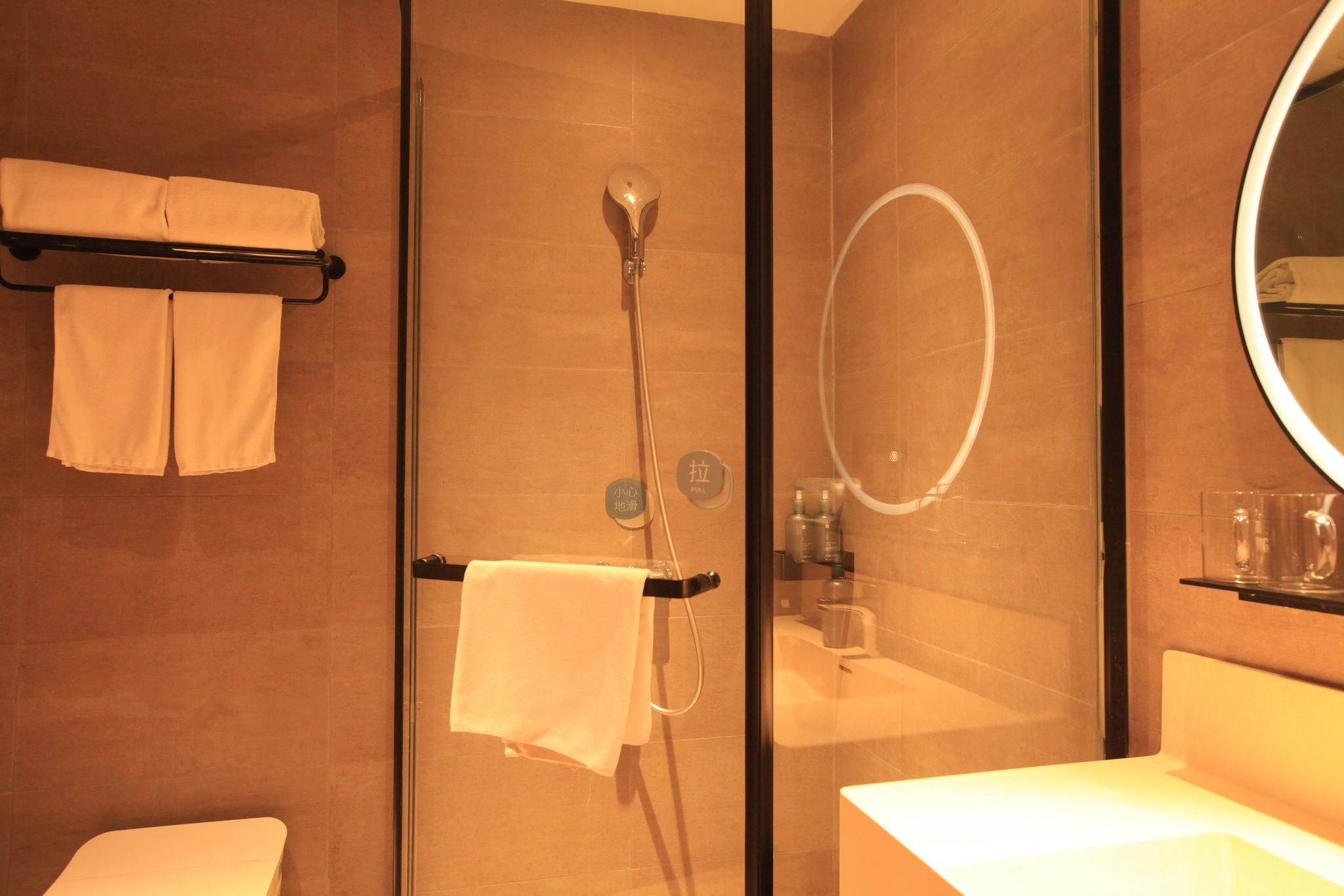 Twin Business Room