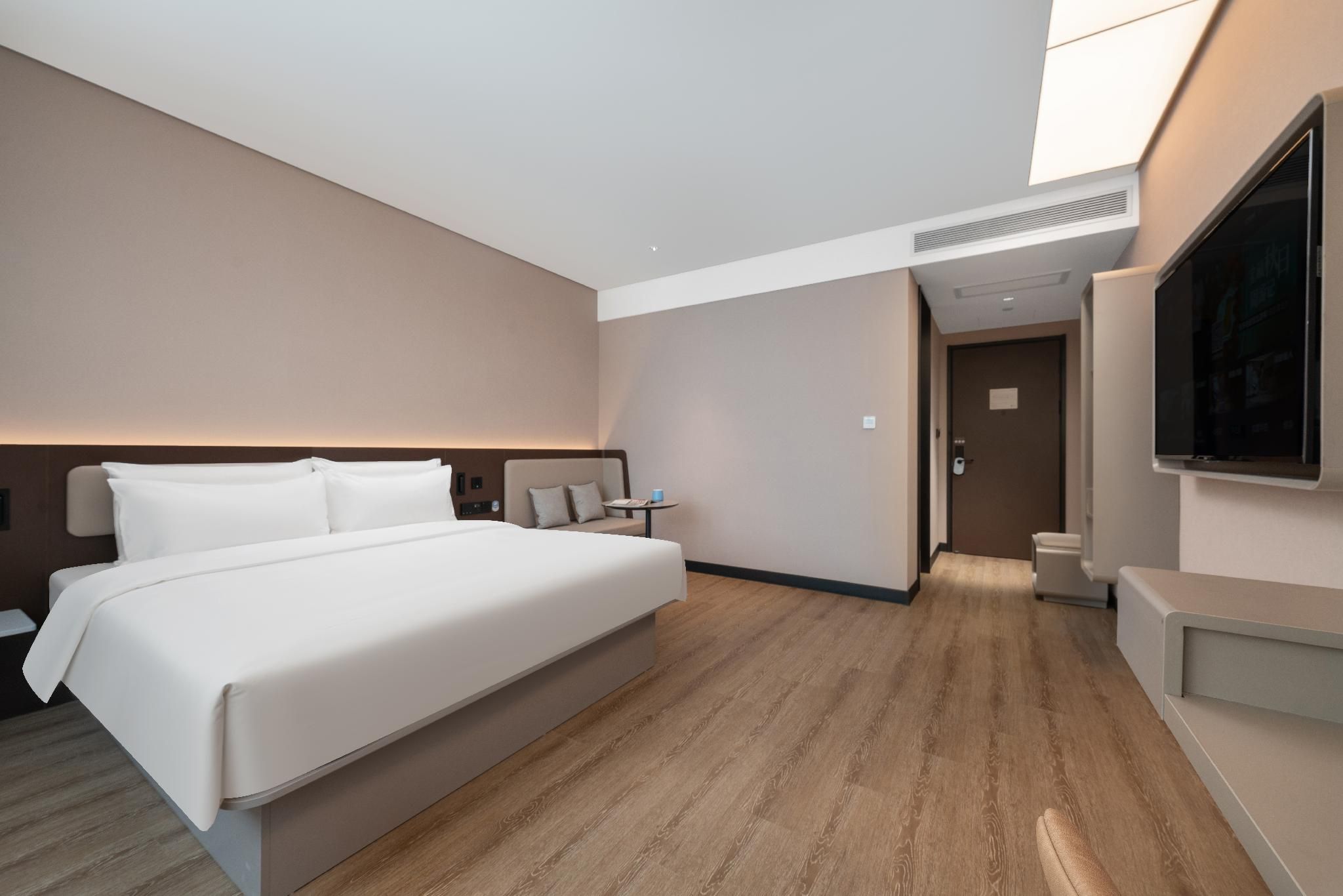 Business Queen Bed Room