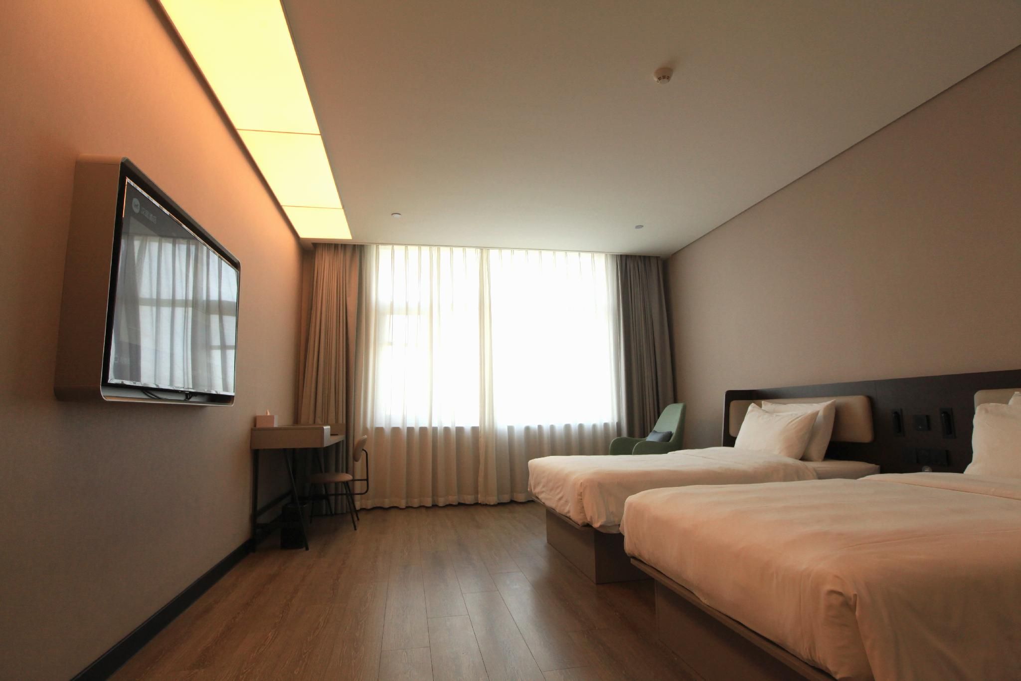 Twin Business Room