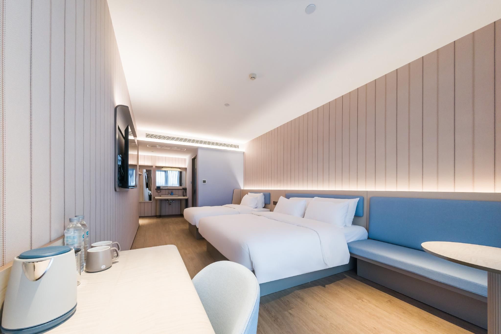 Huazhu - Family Room
