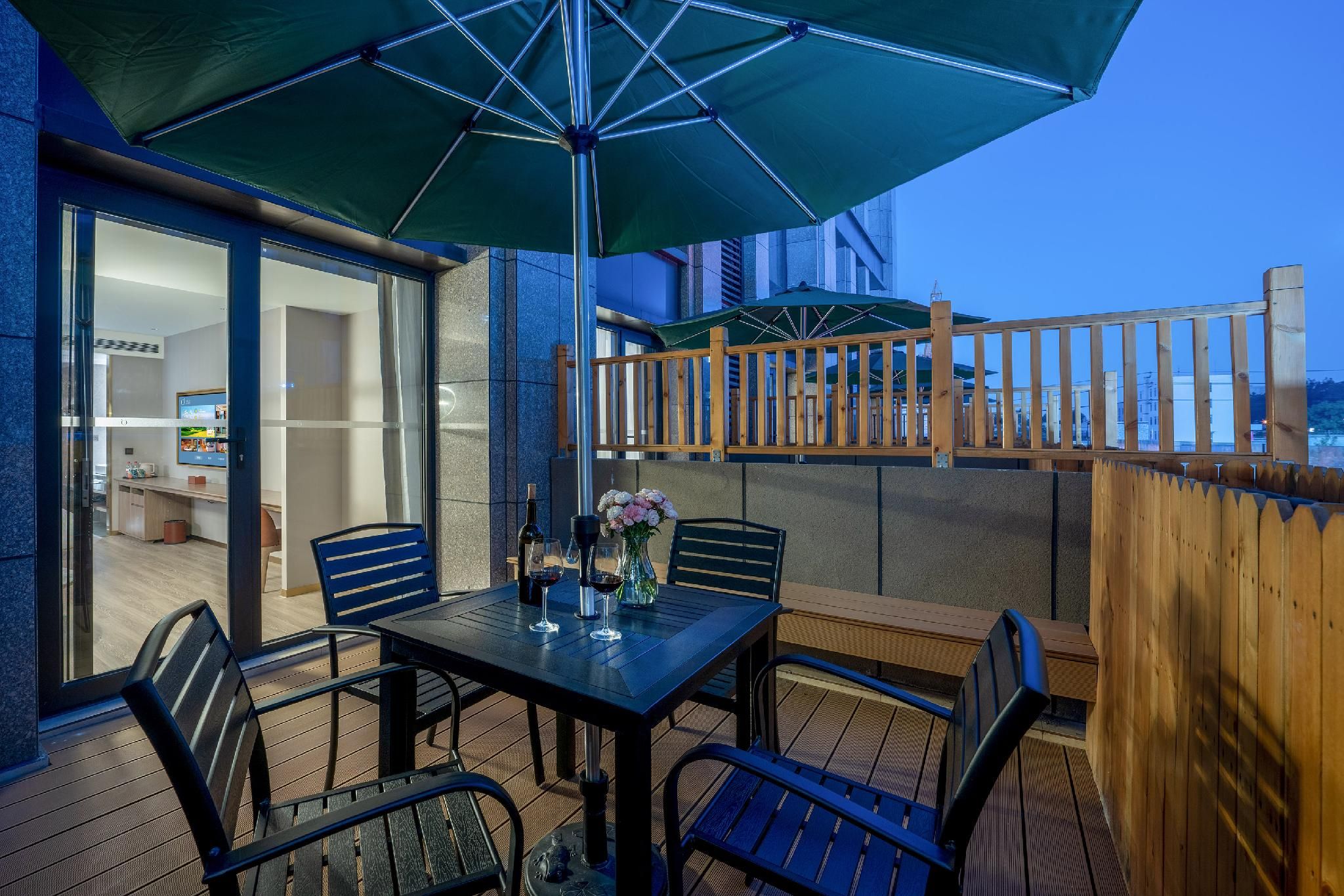 Orange Hotel Jinan Wuyingshan Middle Road Huazhu - Urban Yapi 1 Bed Room with Balcony 3