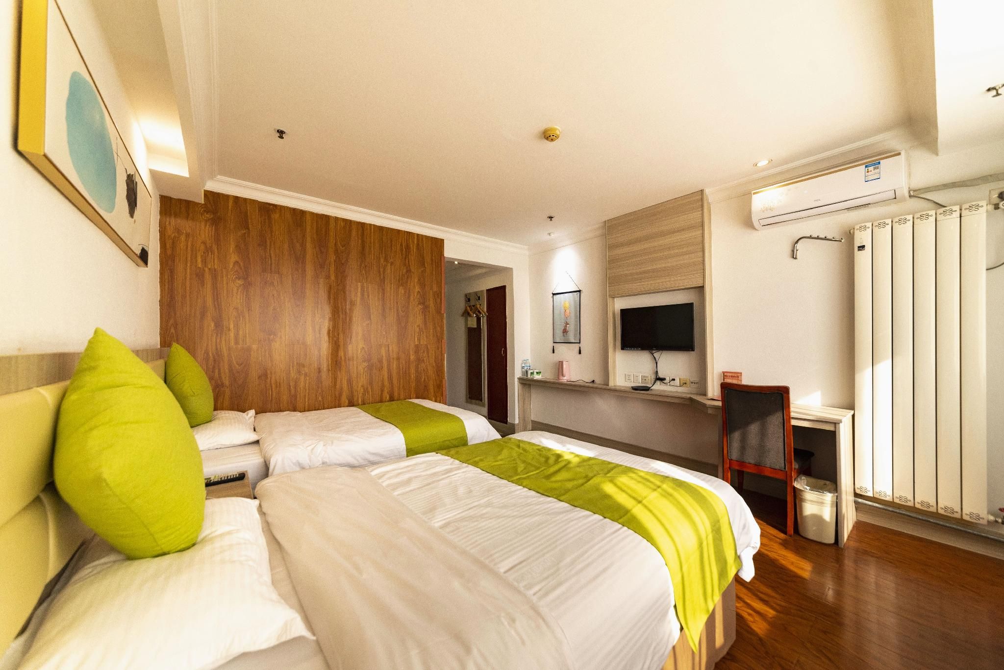 Twin Business Room