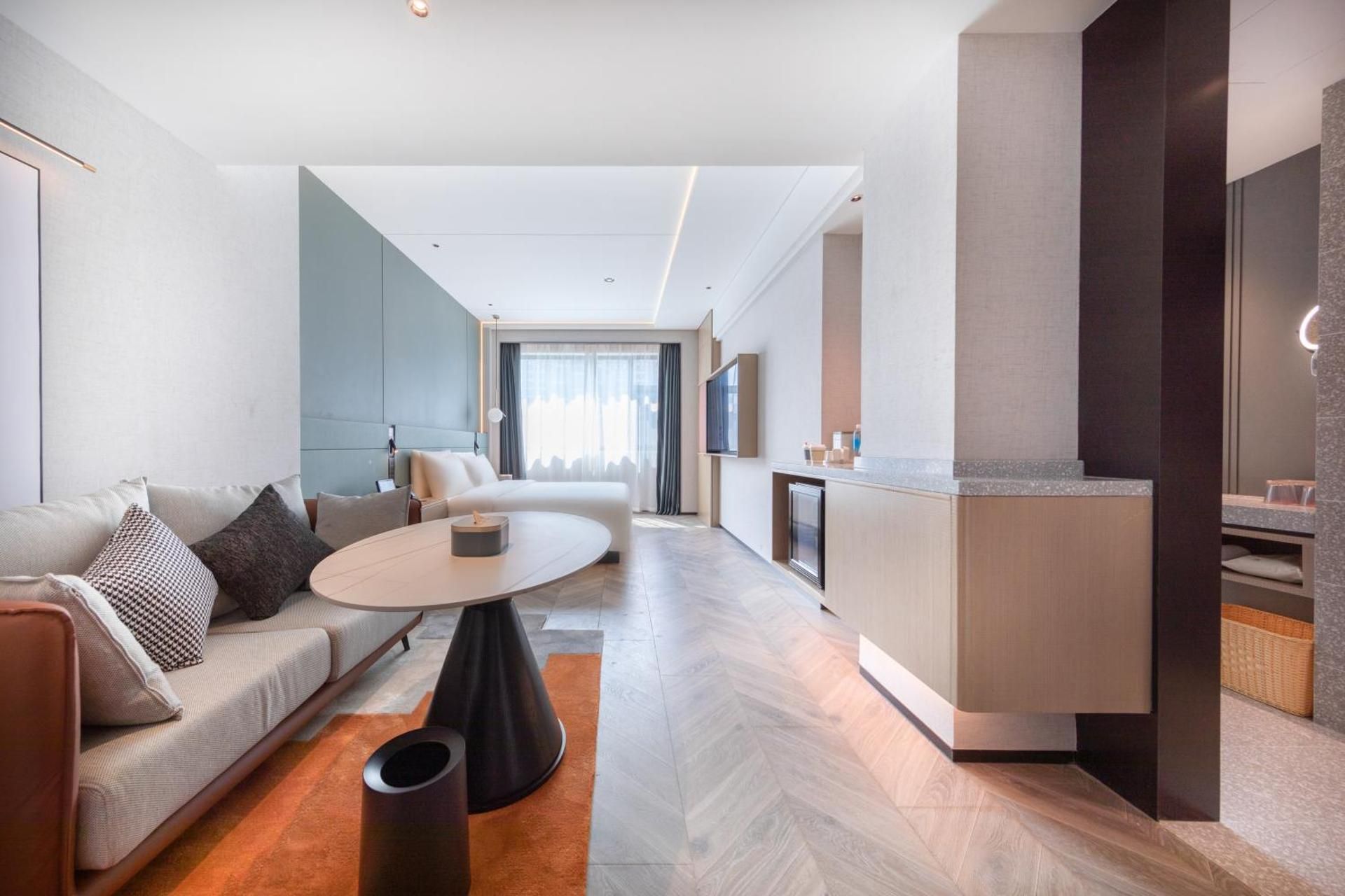 Jimu Suite with Bathtub