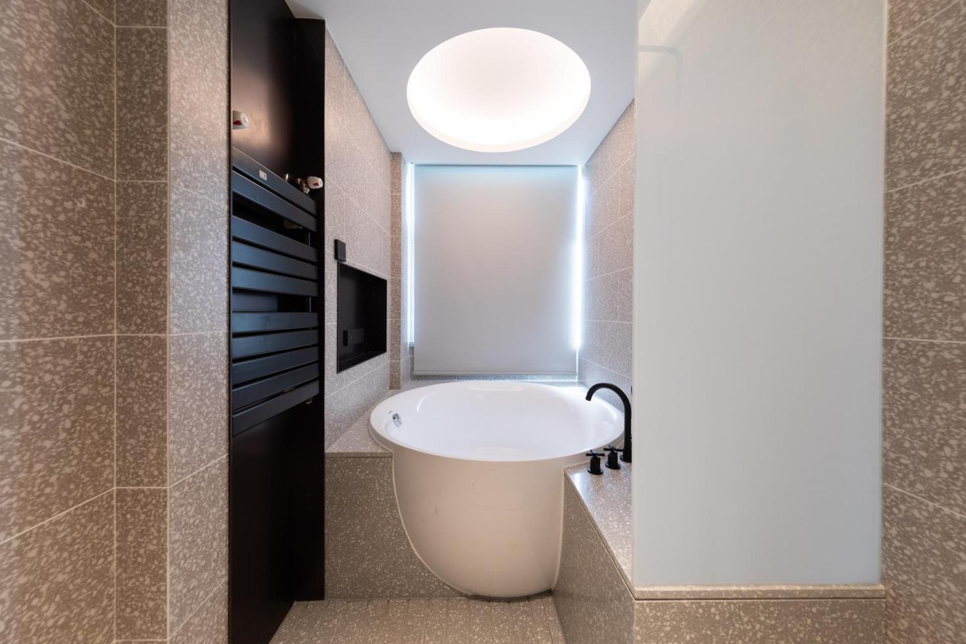 Jimu Suite with Bathtub