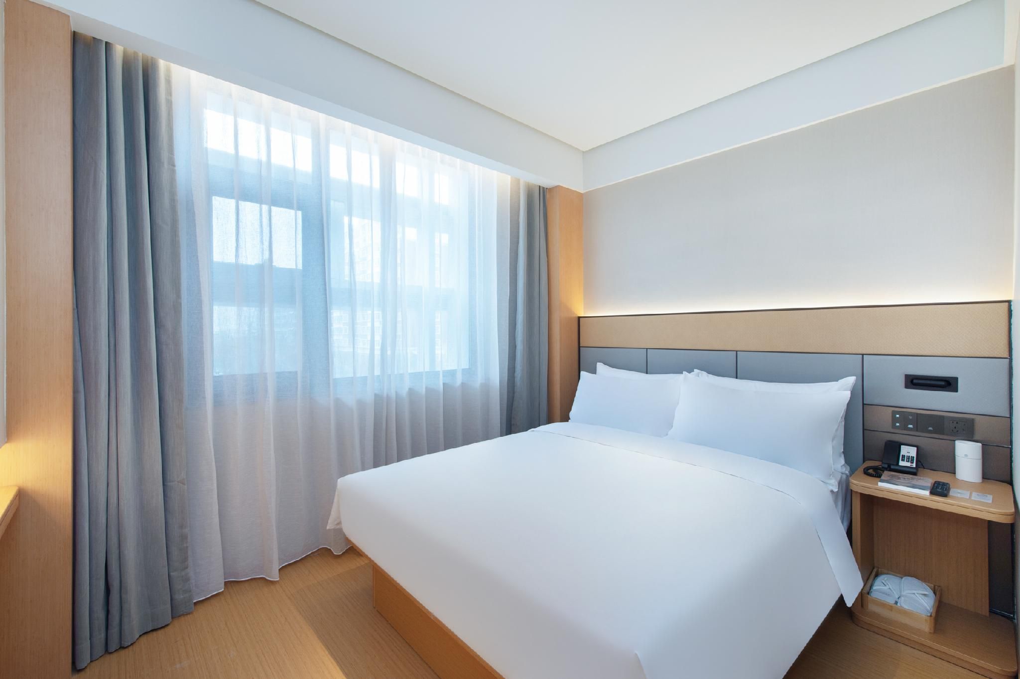 Ji Hotel Jinan Qianfoshan Shungeng Road Huazhu - Room With Bed