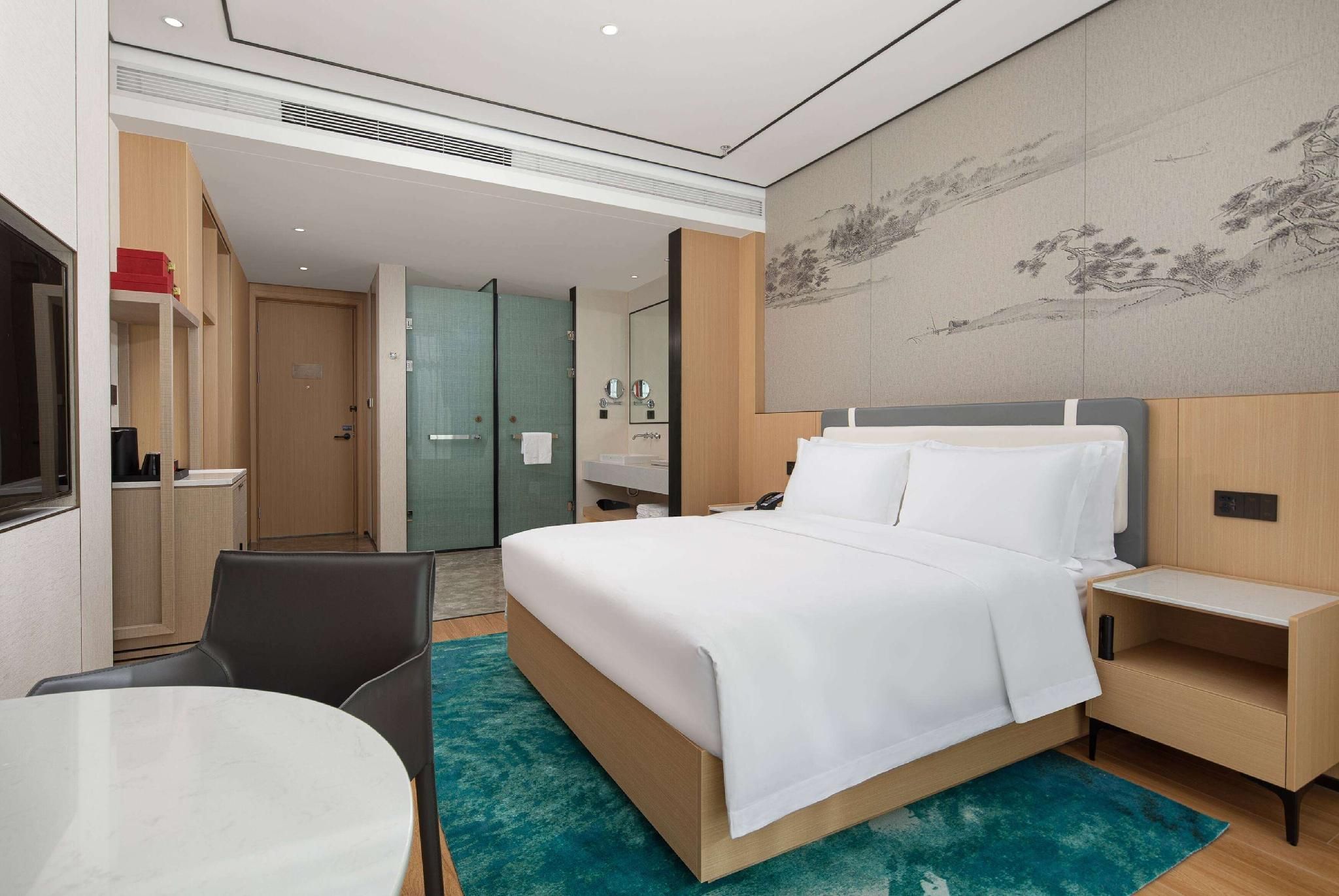 1 King Bed, Superior Room, Non-Smoking