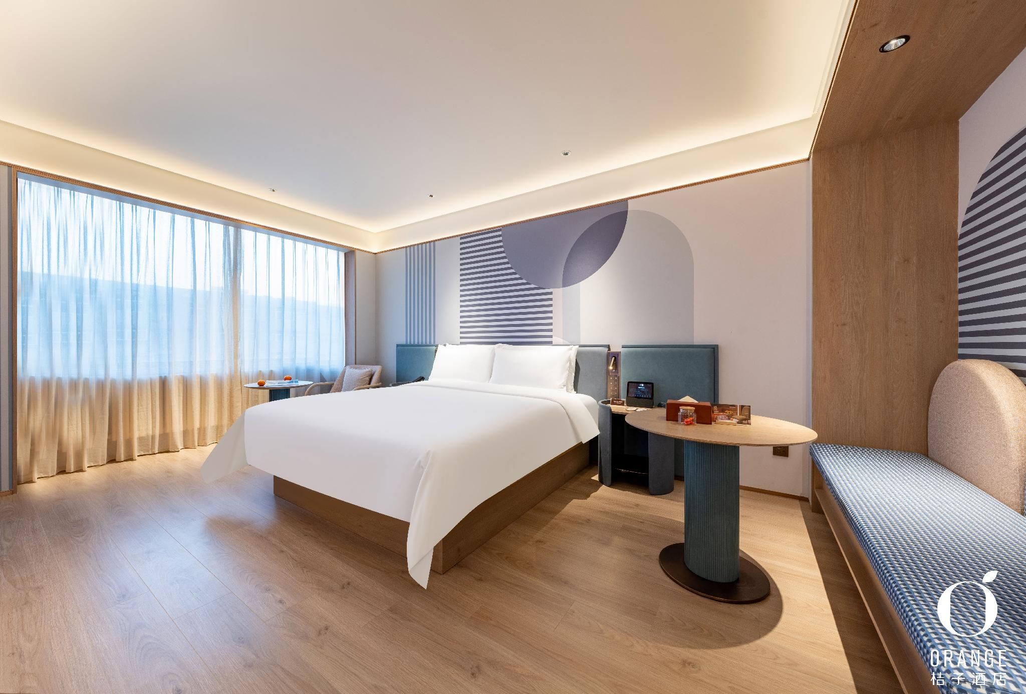 Business Queen Bed Room