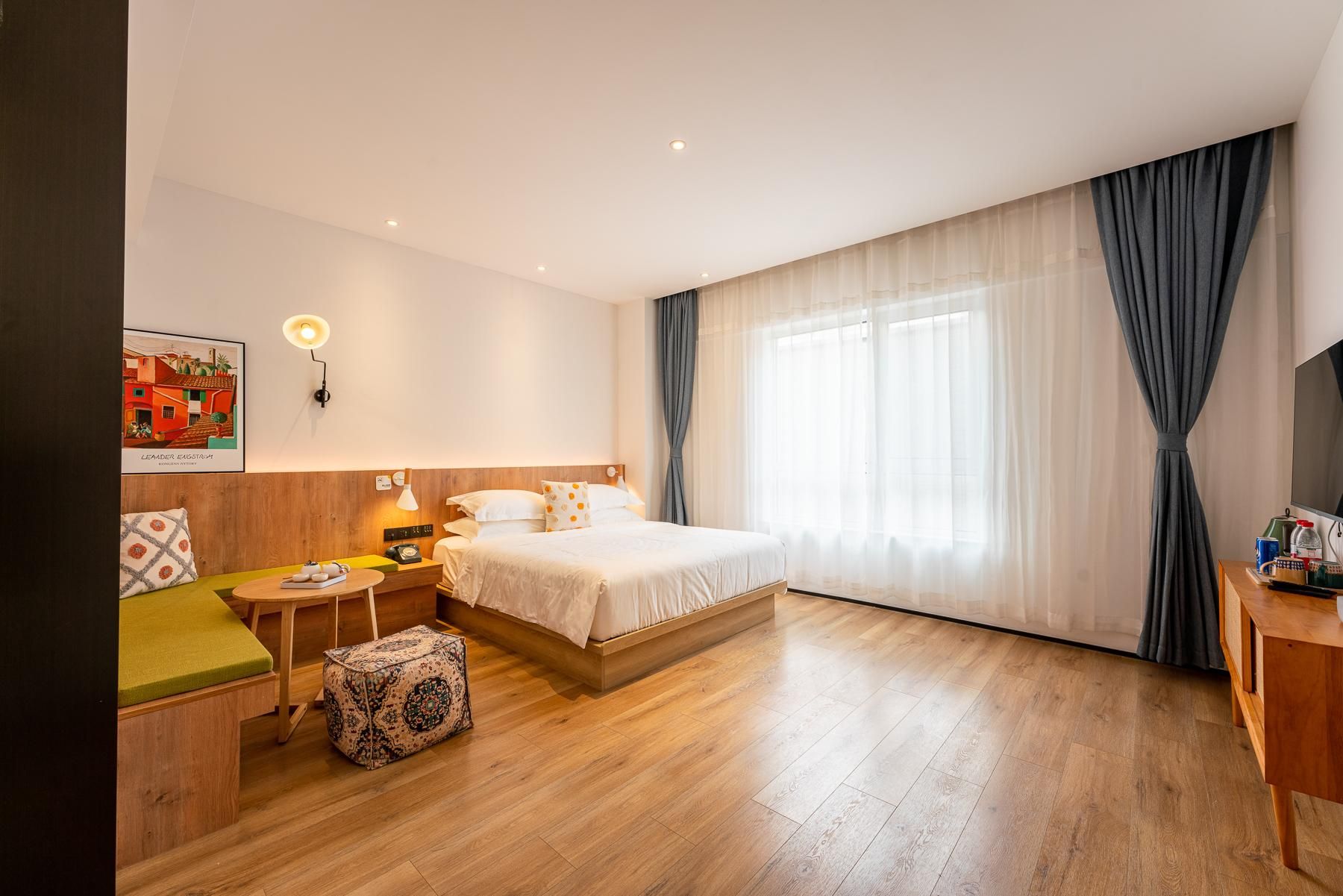 Mountain View King Room
