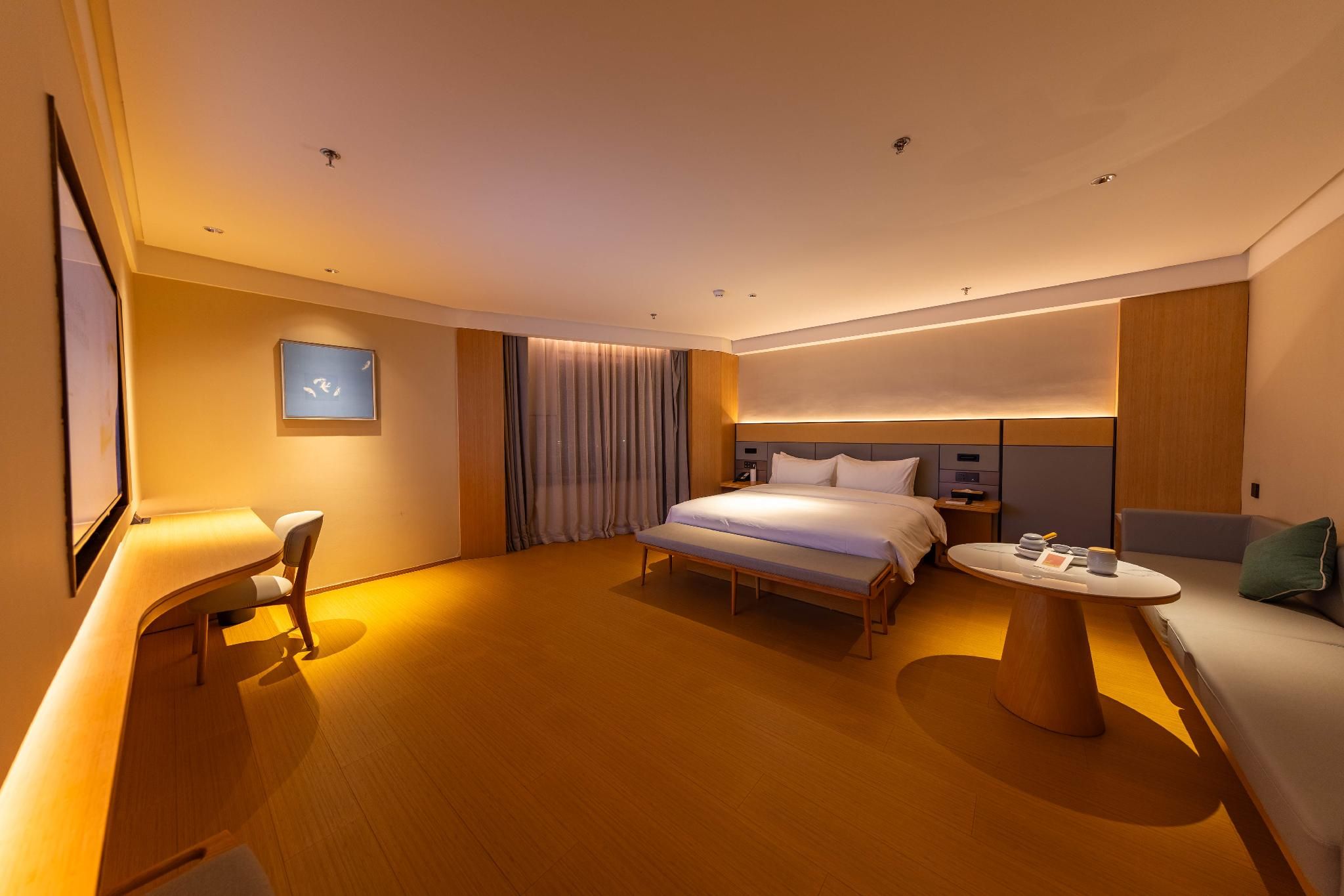 Business Queen Bed Room
