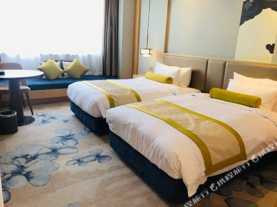Elegant Twin Room