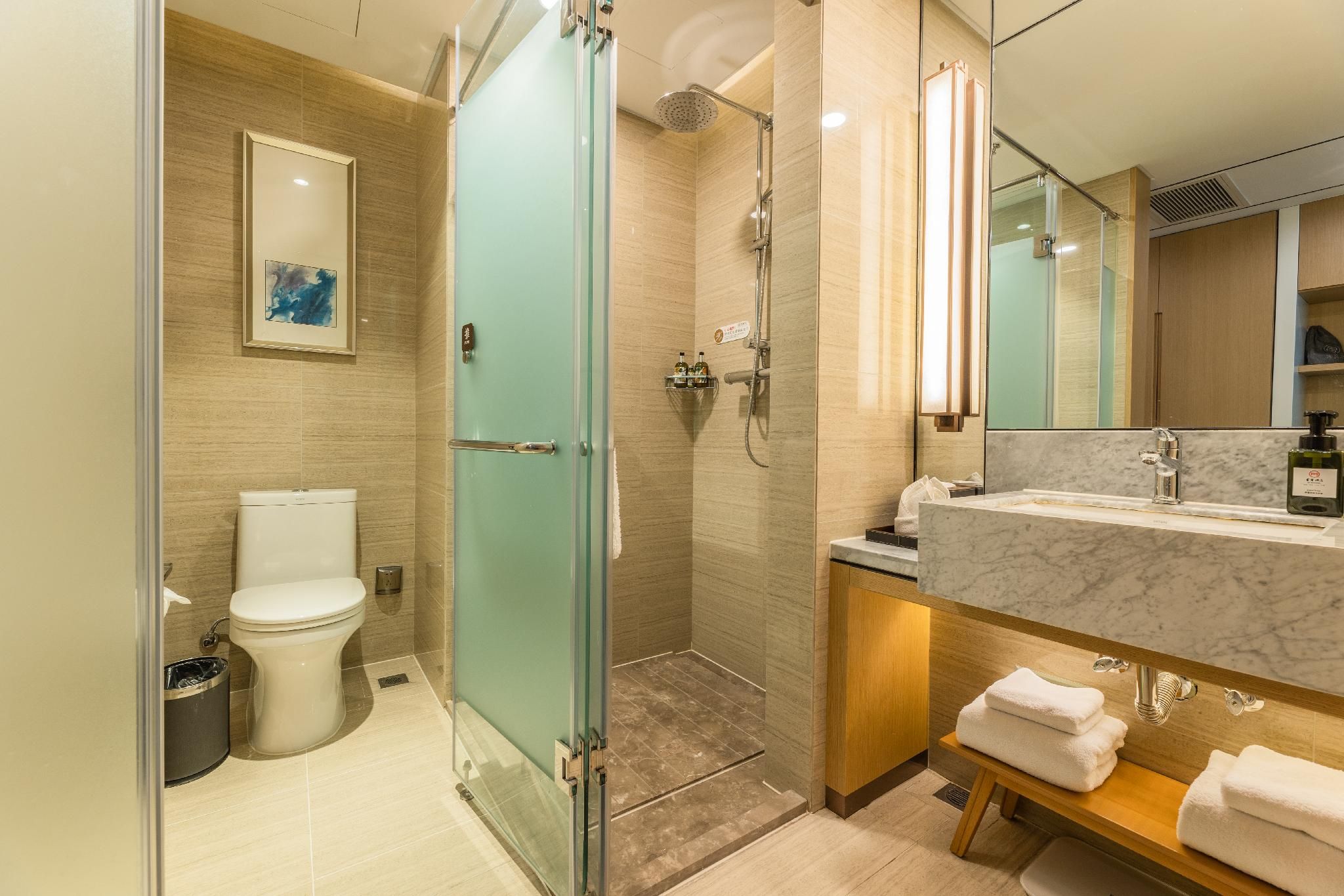 Century Runhua  Hotel 润华世纪酒店（济南西站国际会展中心店） Room with Queen Bed 3