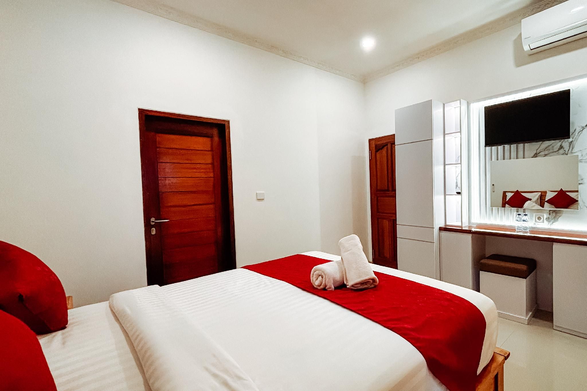 Deluxe Room with Balcony