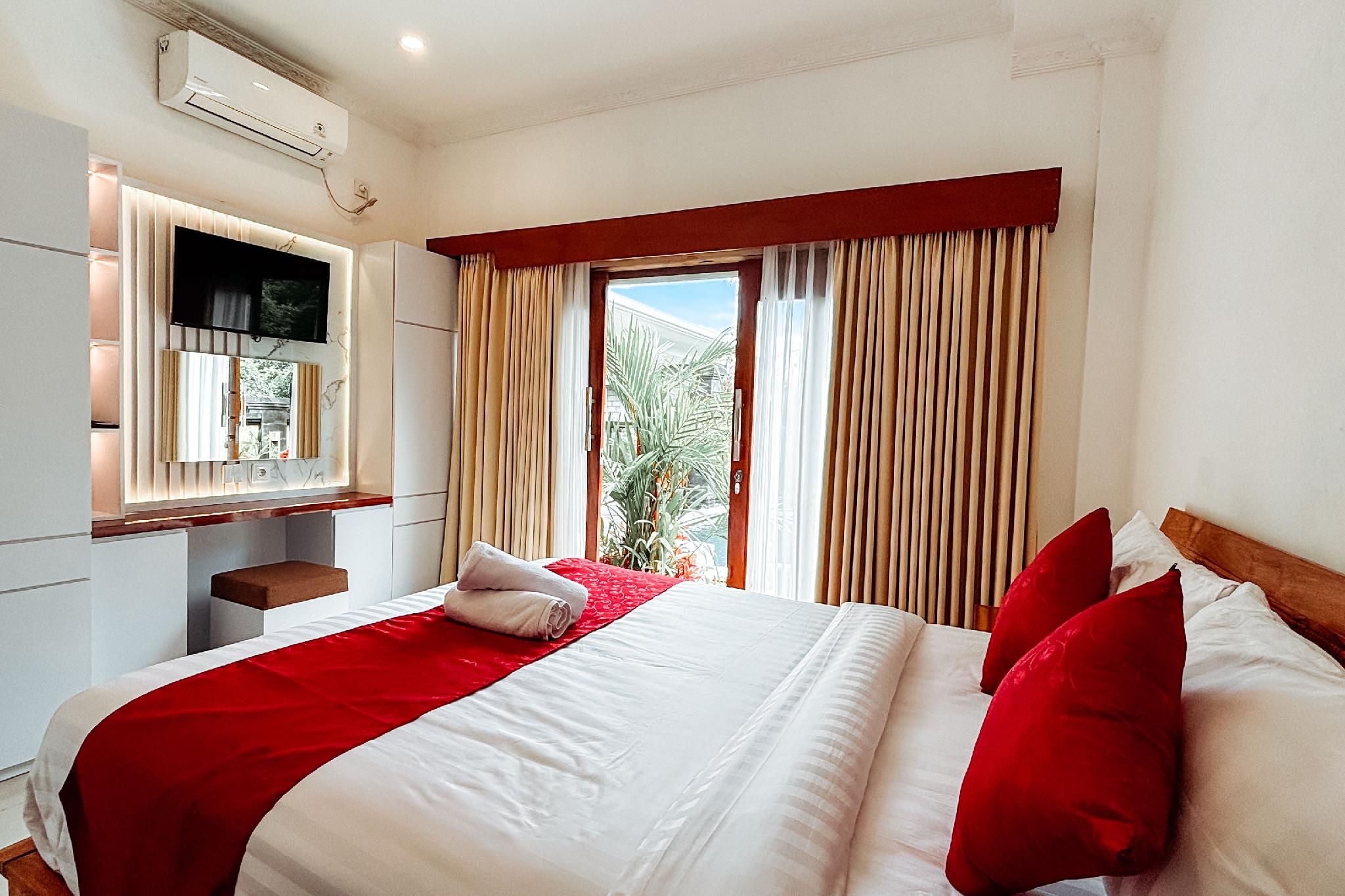 Deluxe Room with Pool View