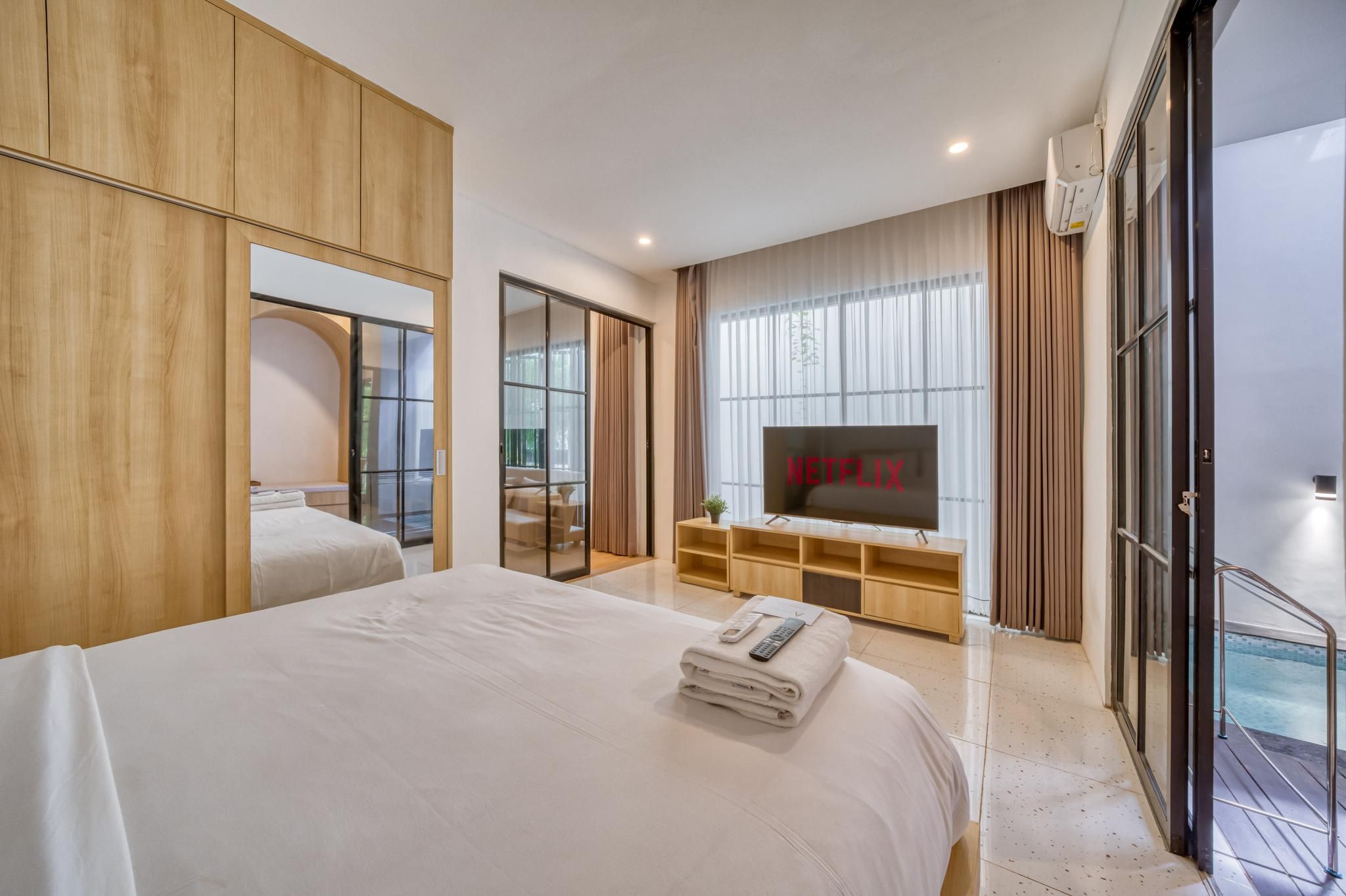 Suite Pool