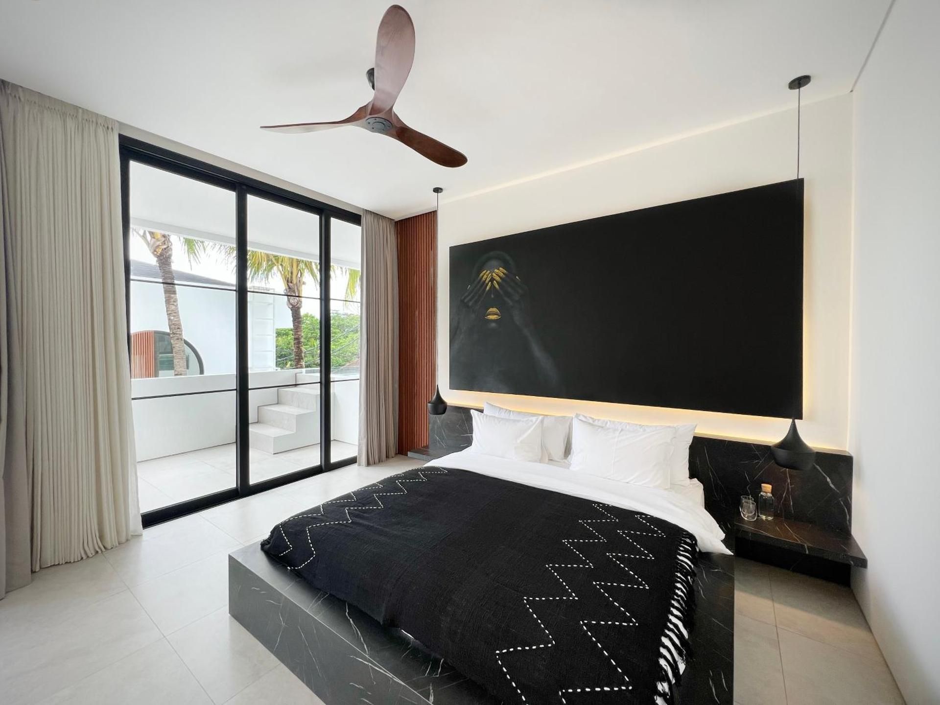 Deluxe One-Bedroom Apartment