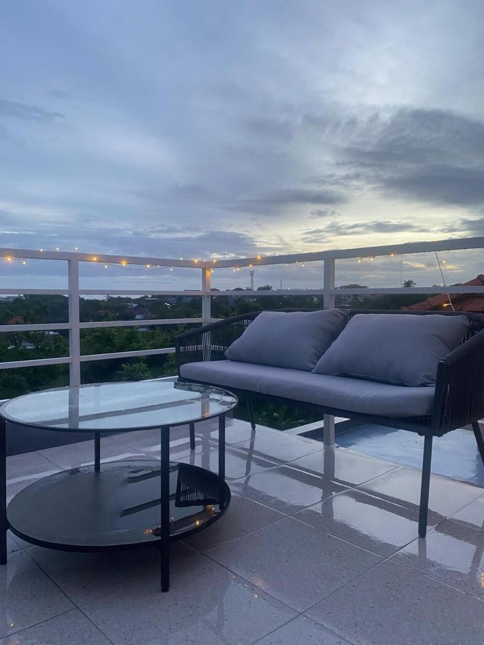 One-Bedroom Apartment with Sea View and Terrace