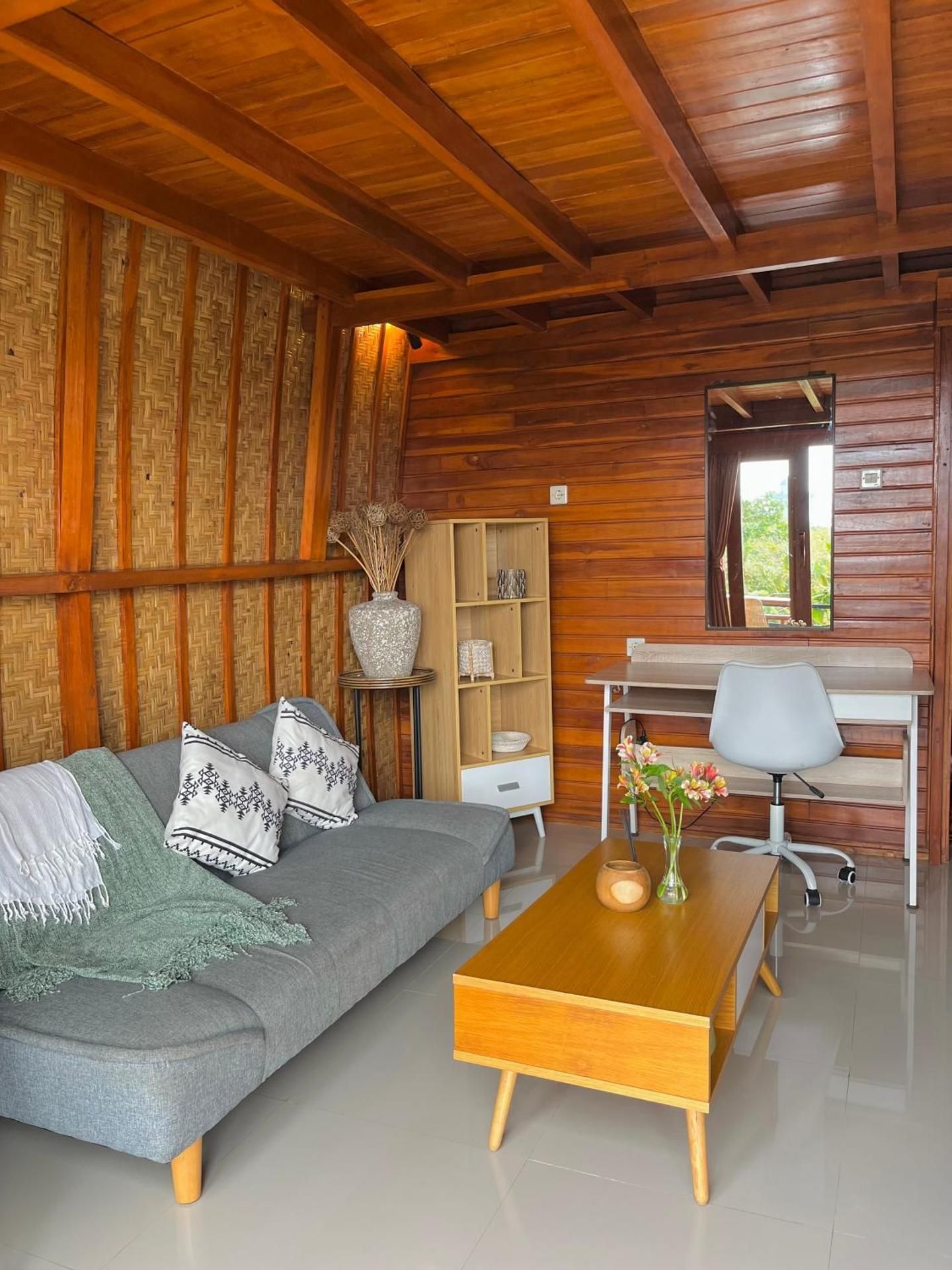 Deluxe Bungalow with Garden View