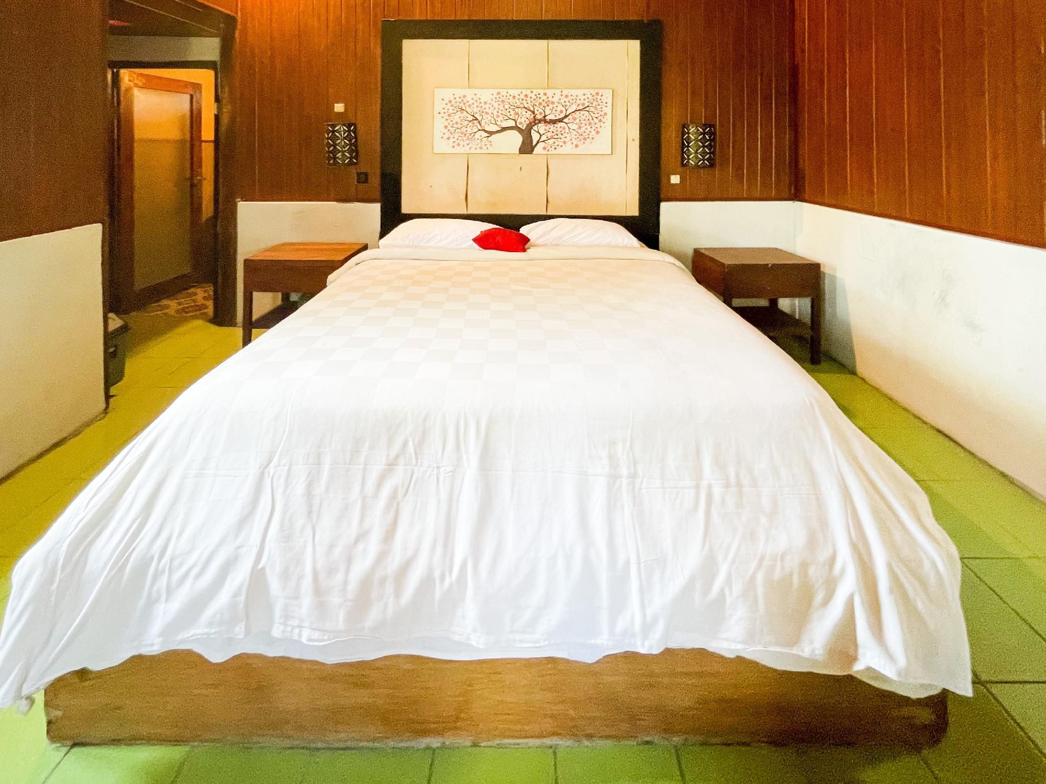 RedDoorz Room