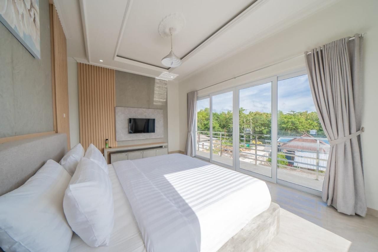 Balcony Room - Non-Smoking