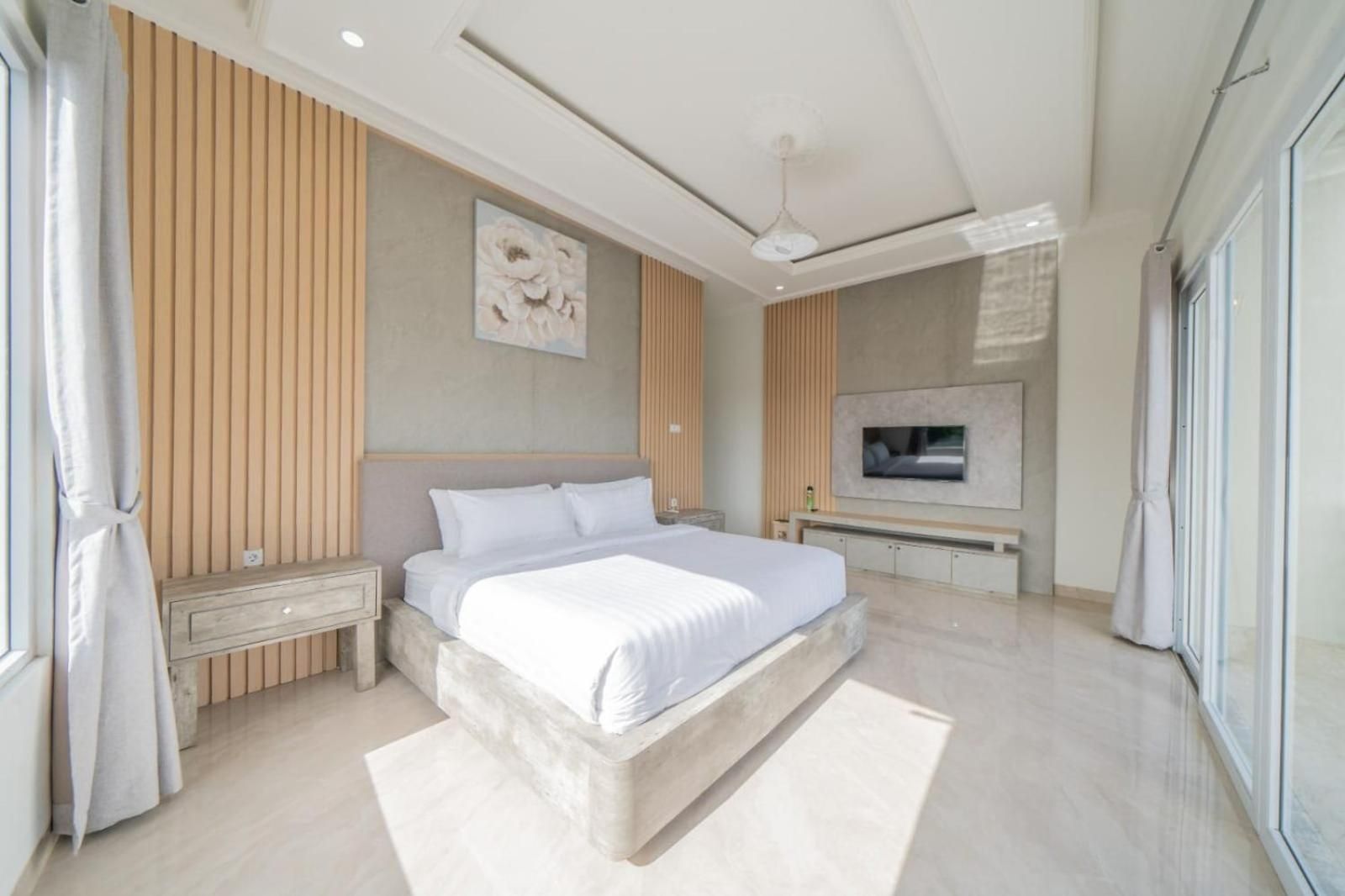 King Room with Balcony